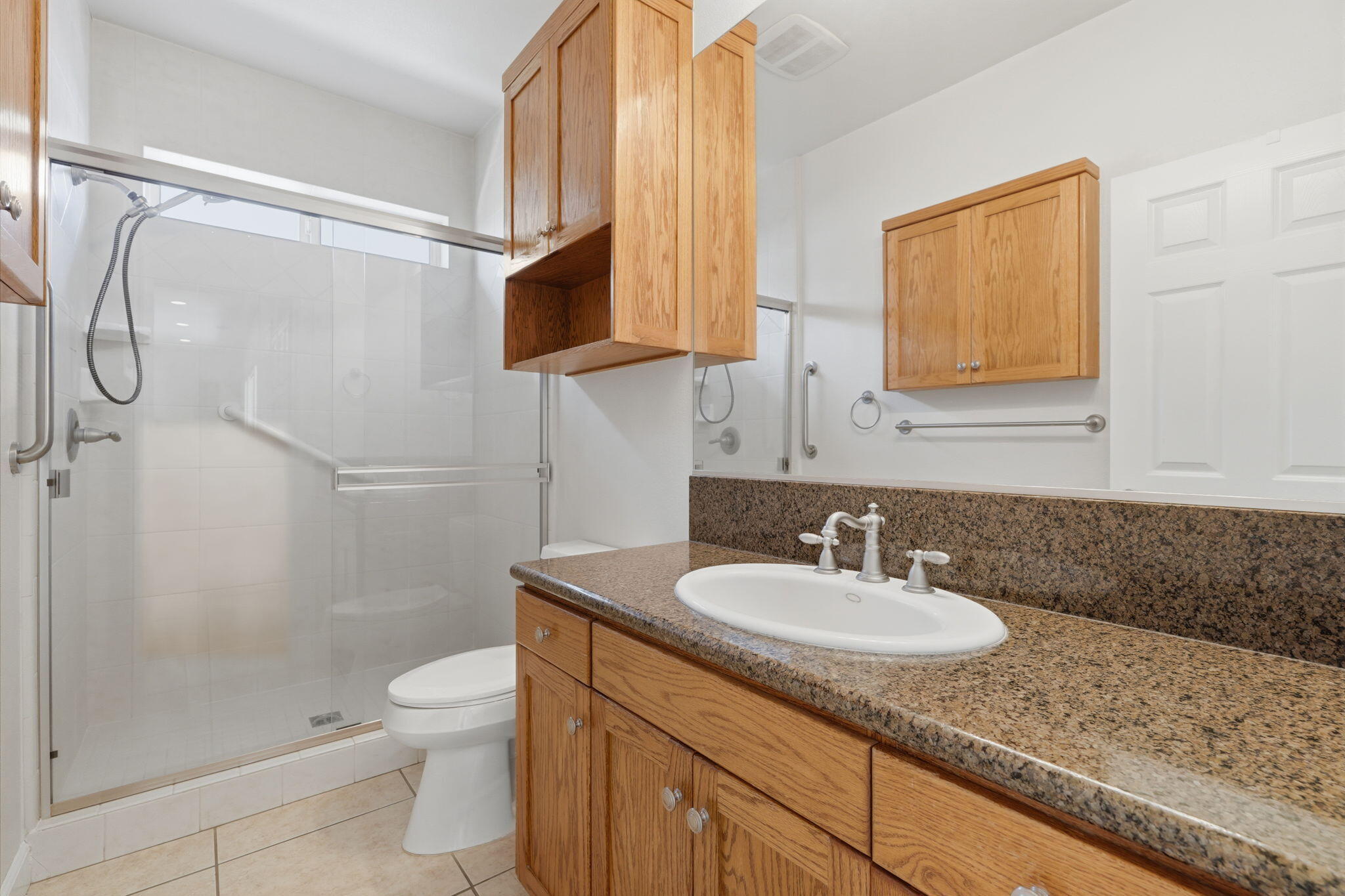 696 Rolling Hills Ct, Exeter, CA 93221