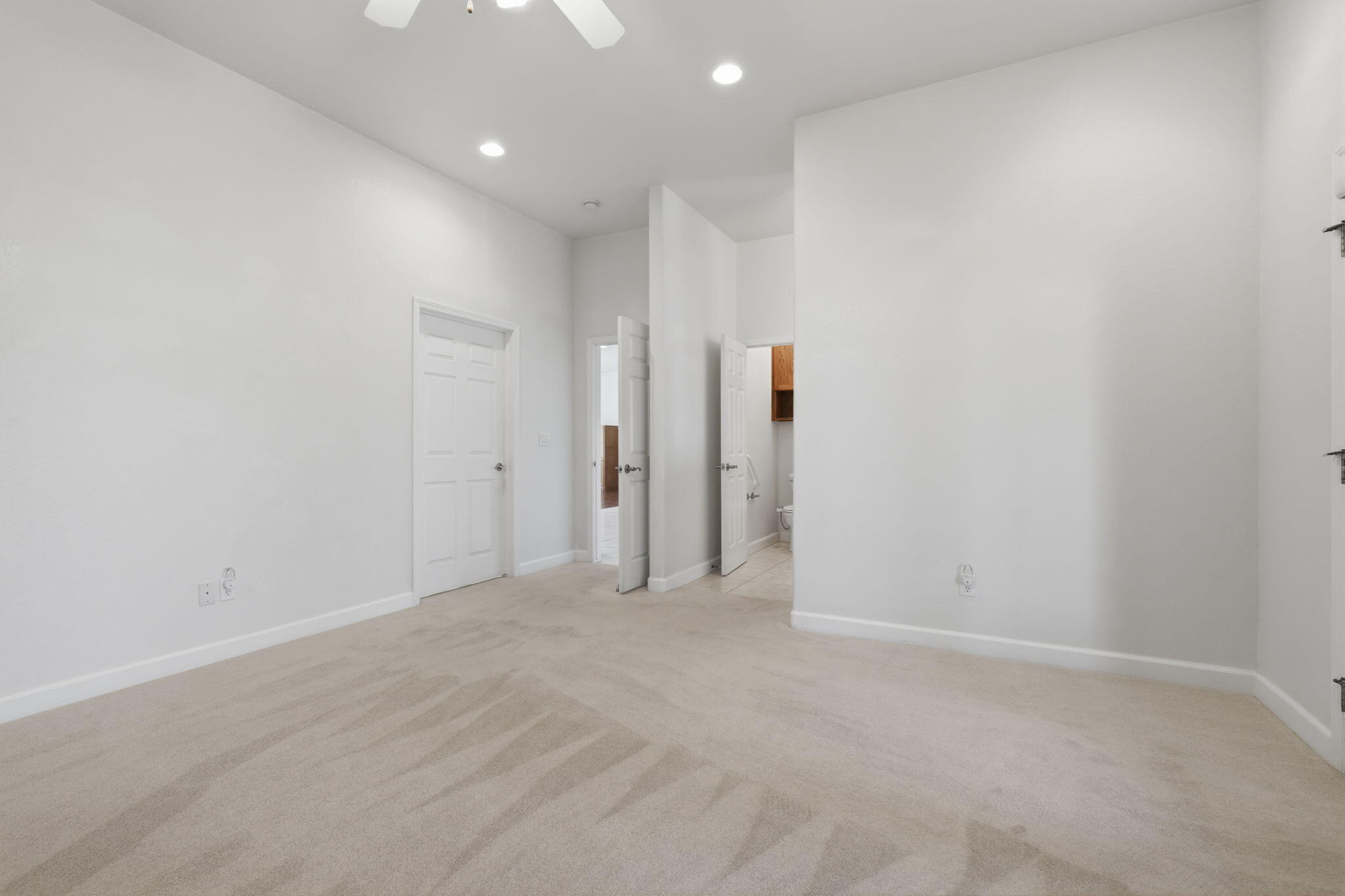 696 Rolling Hills Ct, Exeter, CA 93221
