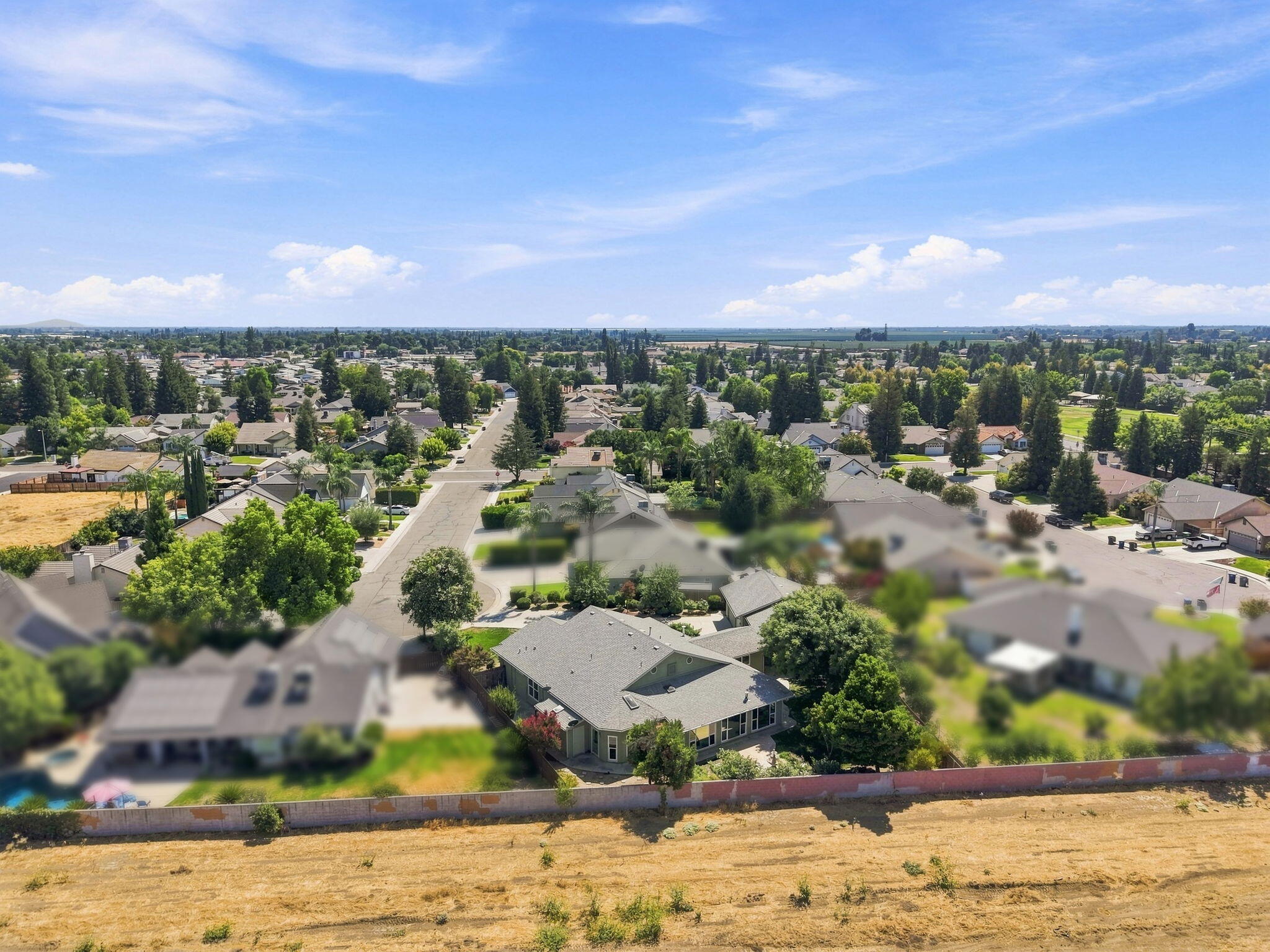 696 Rolling Hills Ct, Exeter, CA 93221