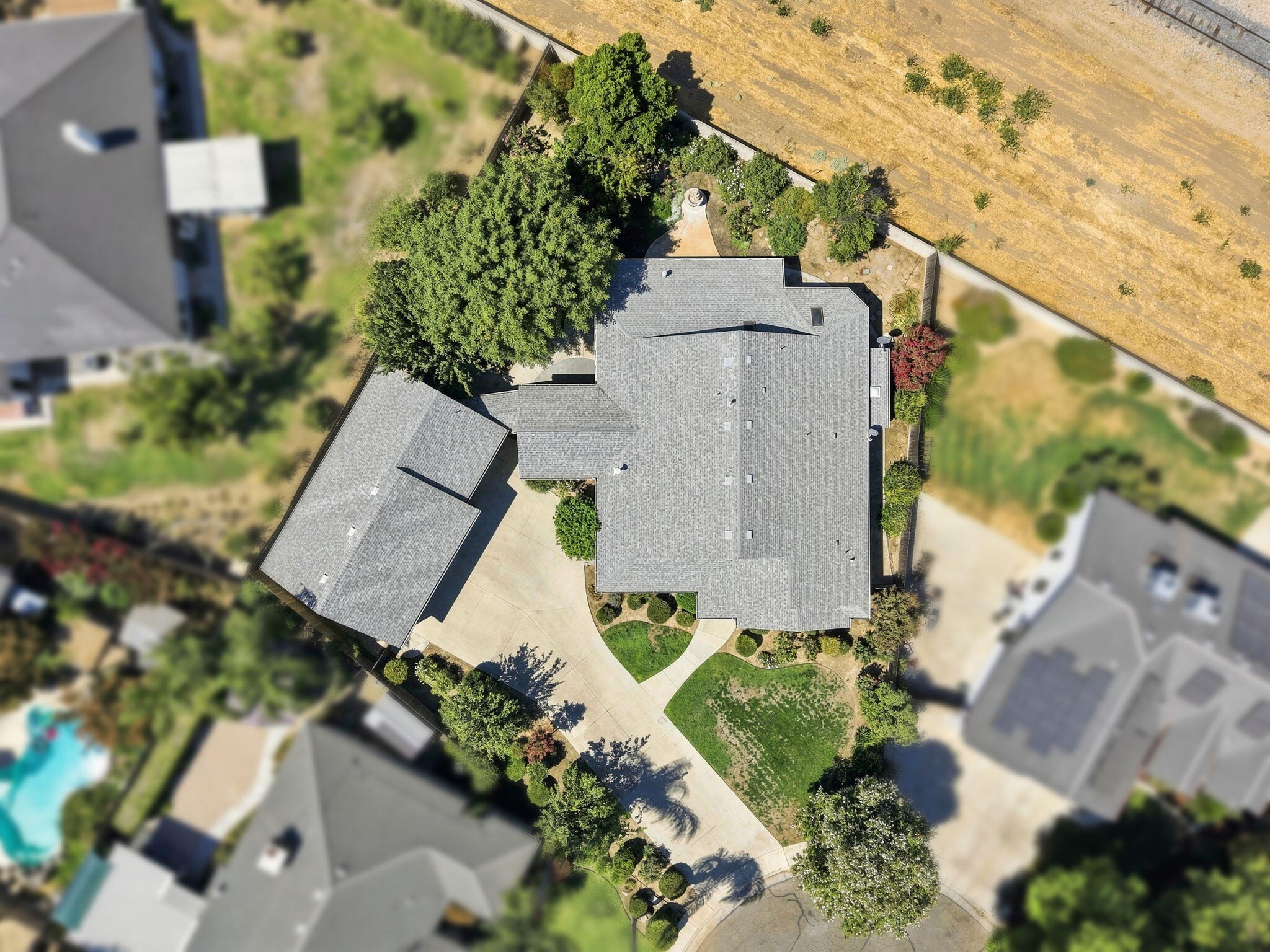696 Rolling Hills Ct, Exeter, CA 93221
