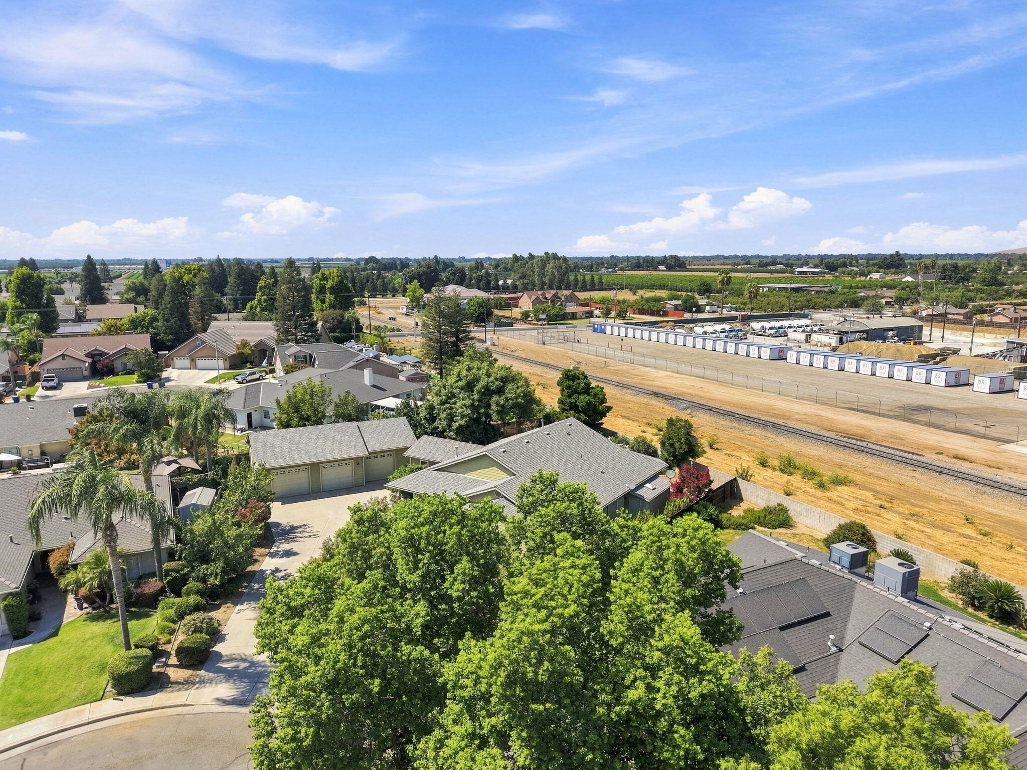 696 Rolling Hills Ct, Exeter, CA 93221