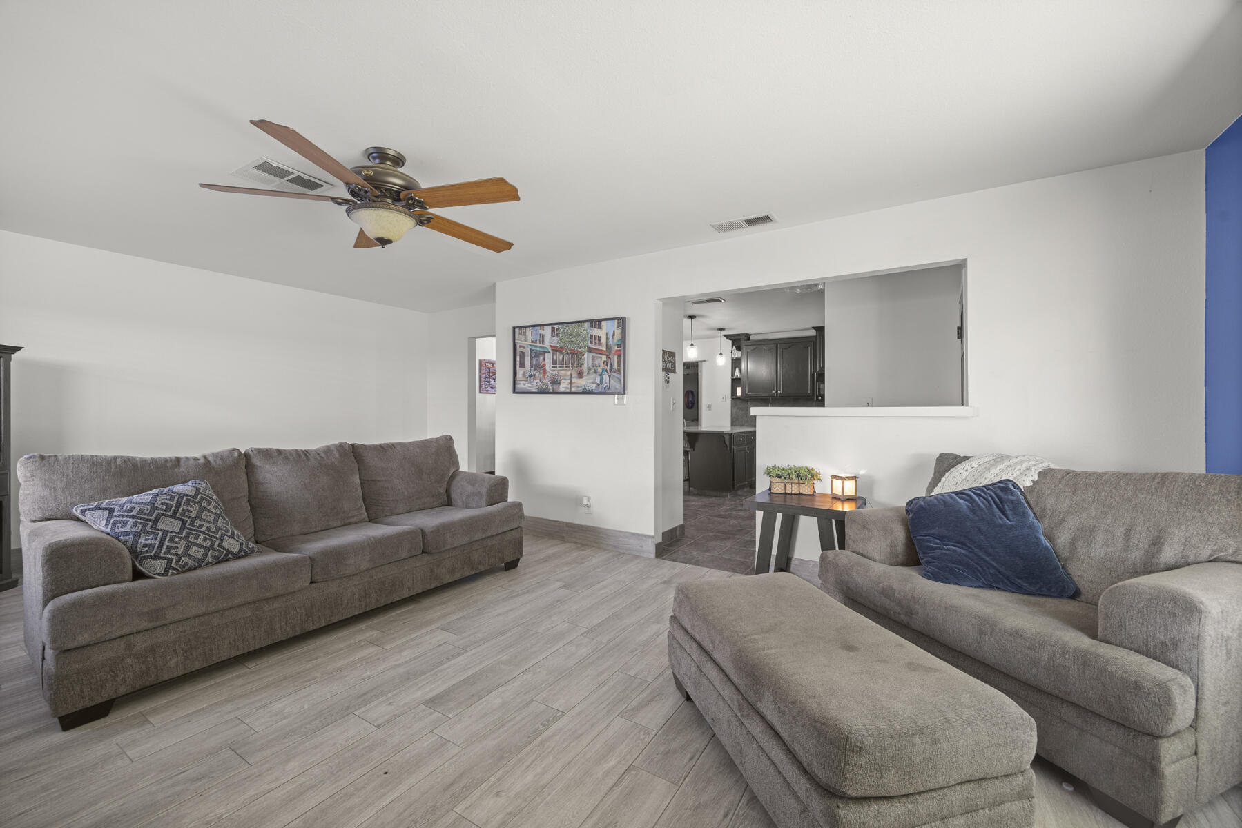 1749 E Kohn Ave, Tulare, CA 93274