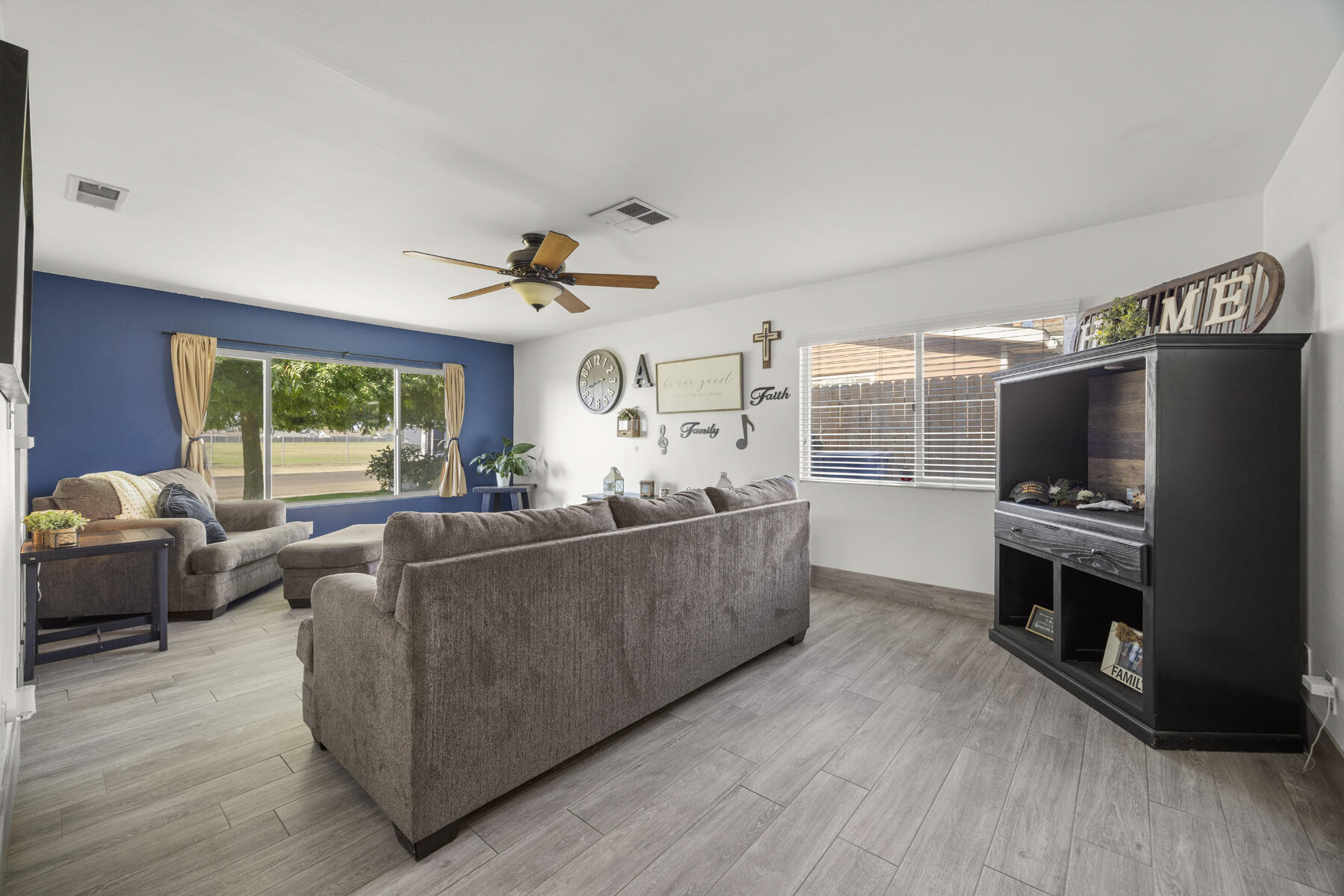 1749 E Kohn Ave, Tulare, CA 93274