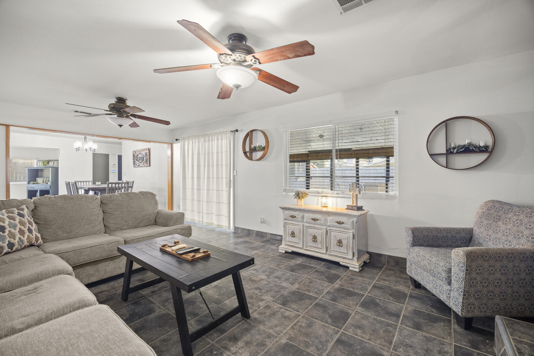 1749 E Kohn Ave, Tulare, CA 93274