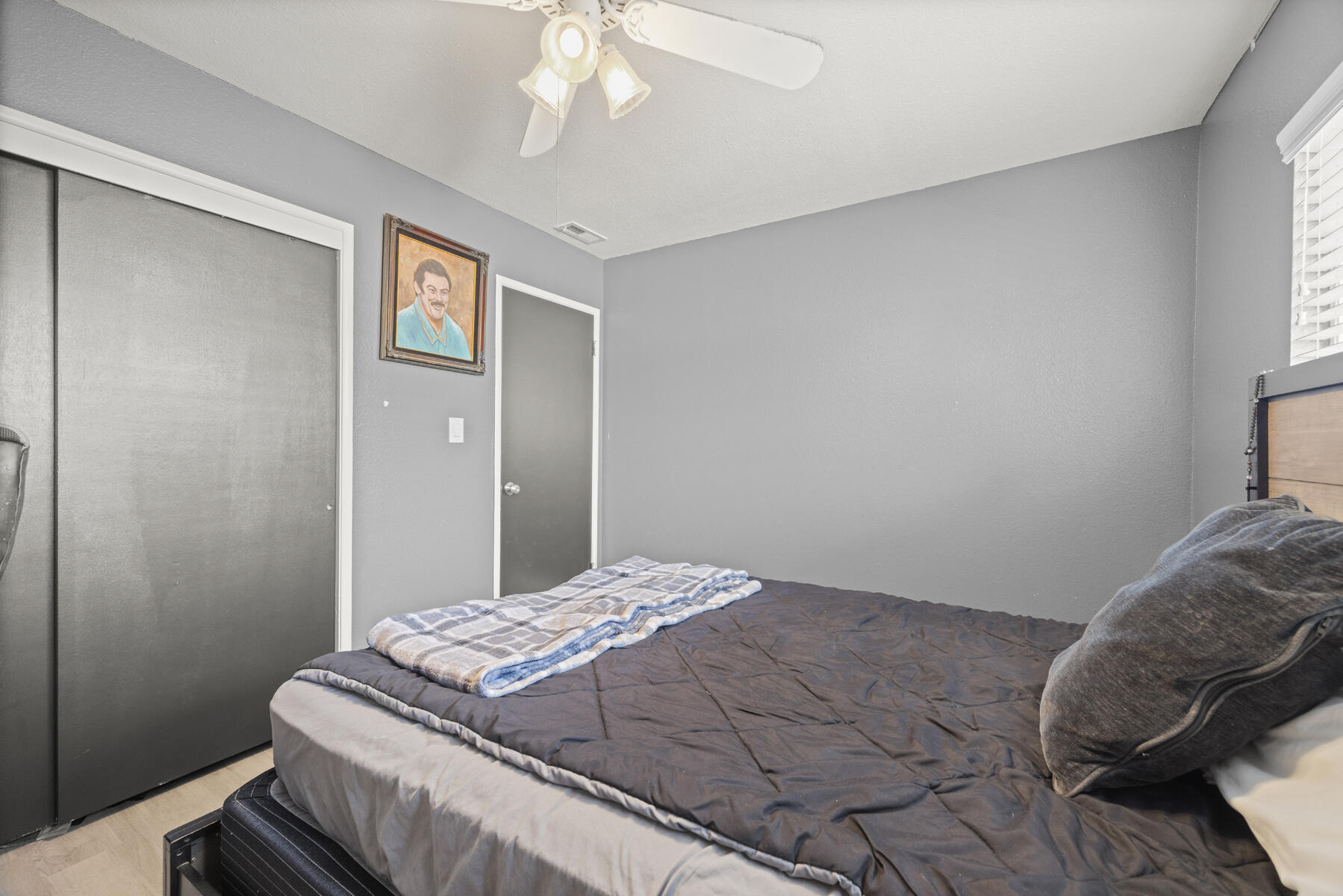 1749 E Kohn Ave, Tulare, CA 93274