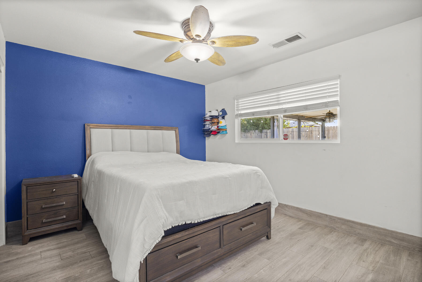 1749 E Kohn Ave, Tulare, CA 93274