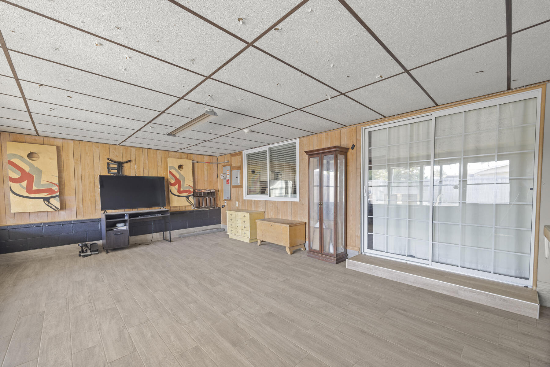 1749 E Kohn Ave, Tulare, CA 93274