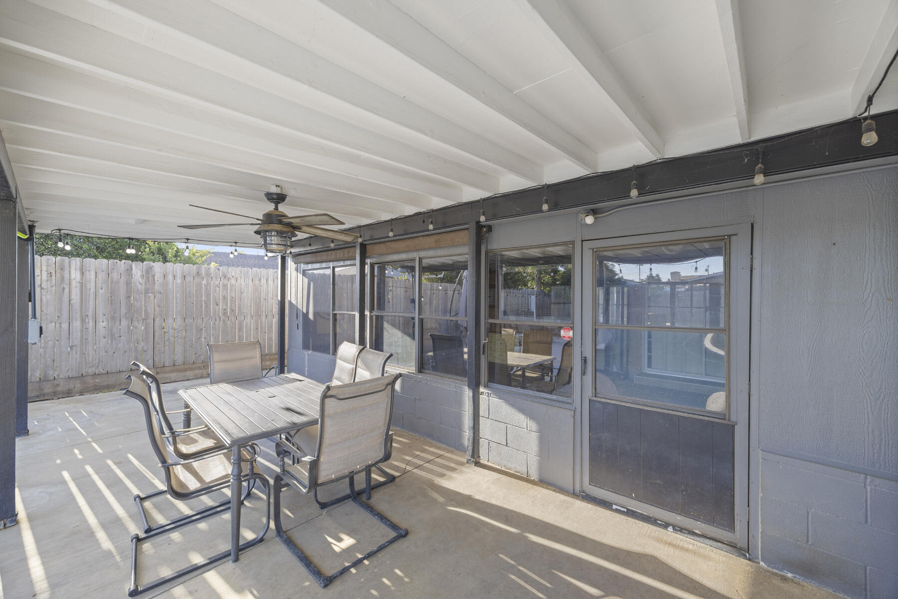 1749 E Kohn Ave, Tulare, CA 93274