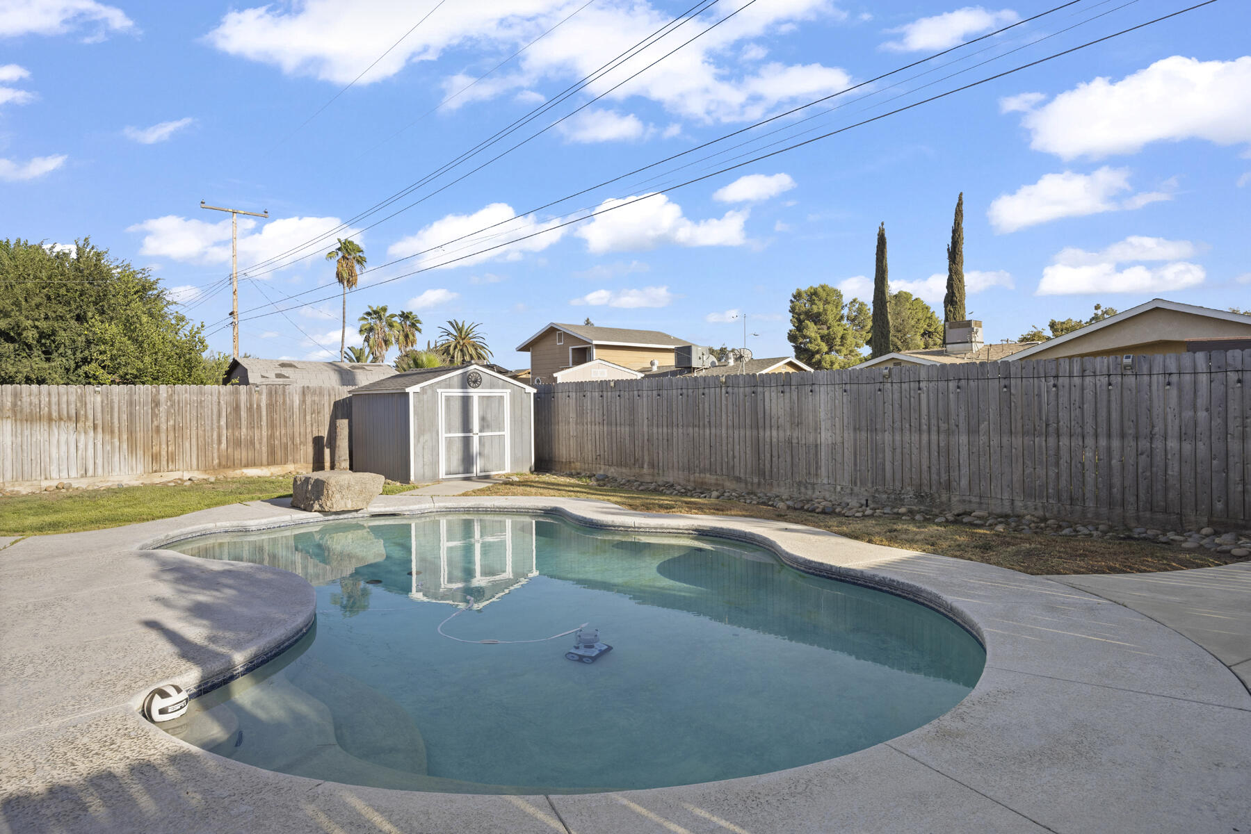 1749 E Kohn Ave, Tulare, CA 93274