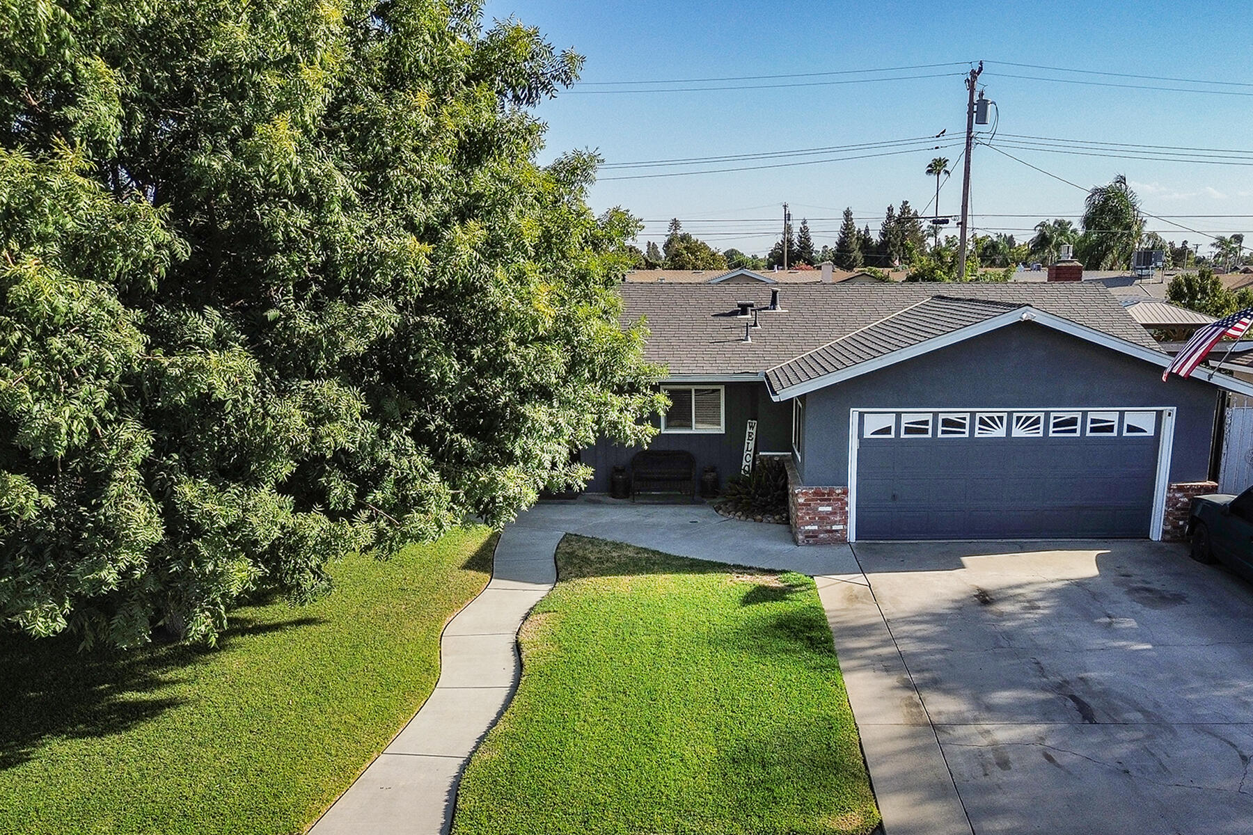 1749 E Kohn Ave, Tulare, CA 93274