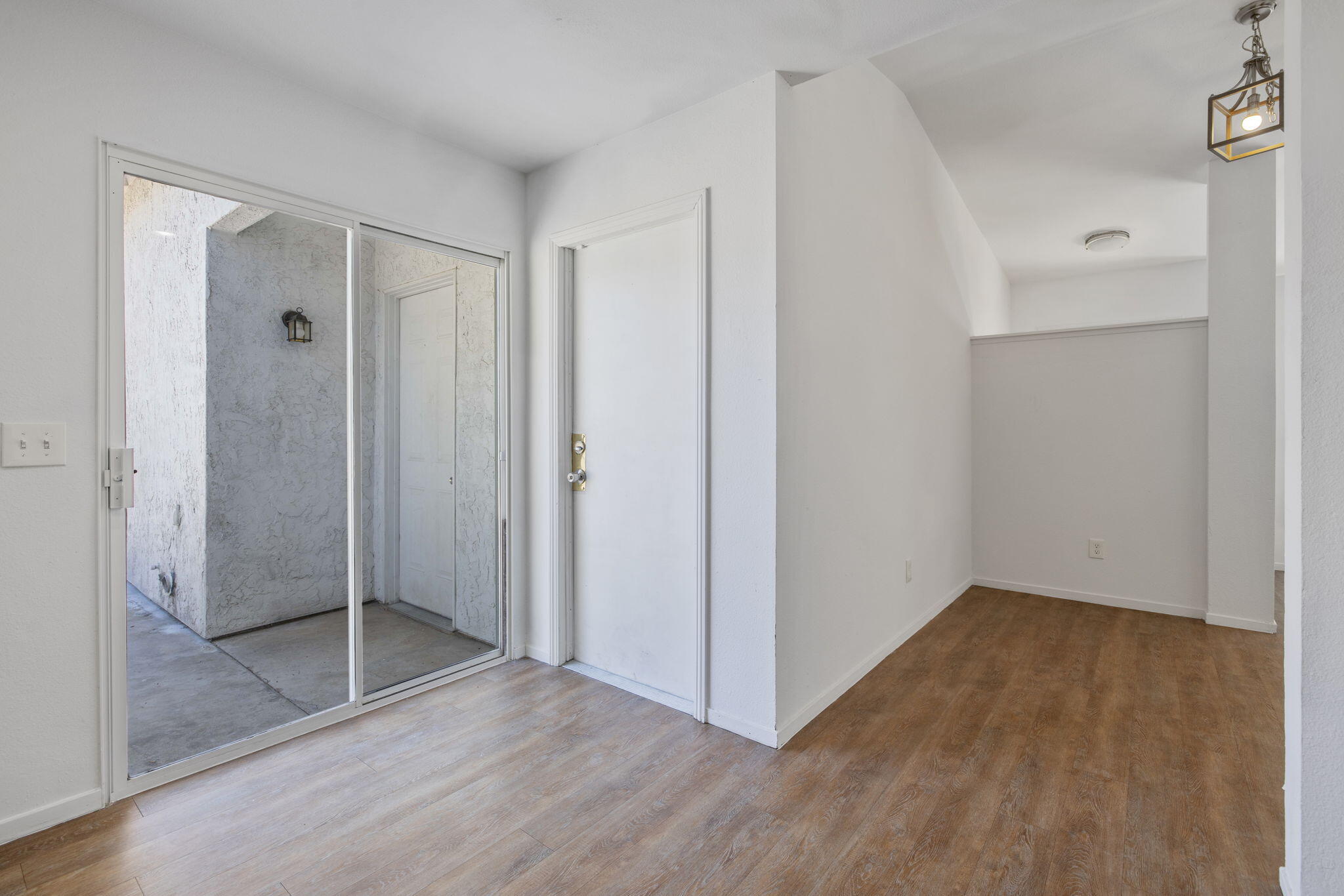 2242 W Delta Ave, Visalia, CA 93291