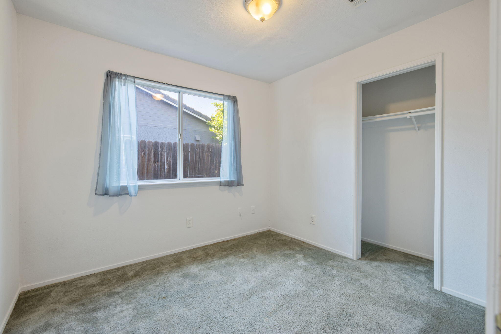 2242 W Delta Ave, Visalia, CA 93291