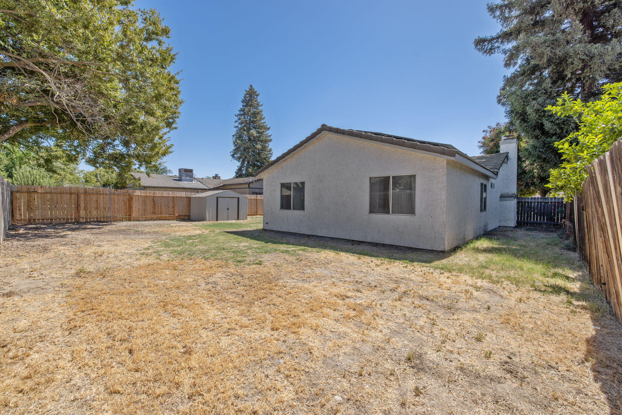 2242 W Delta Ave, Visalia, CA 93291