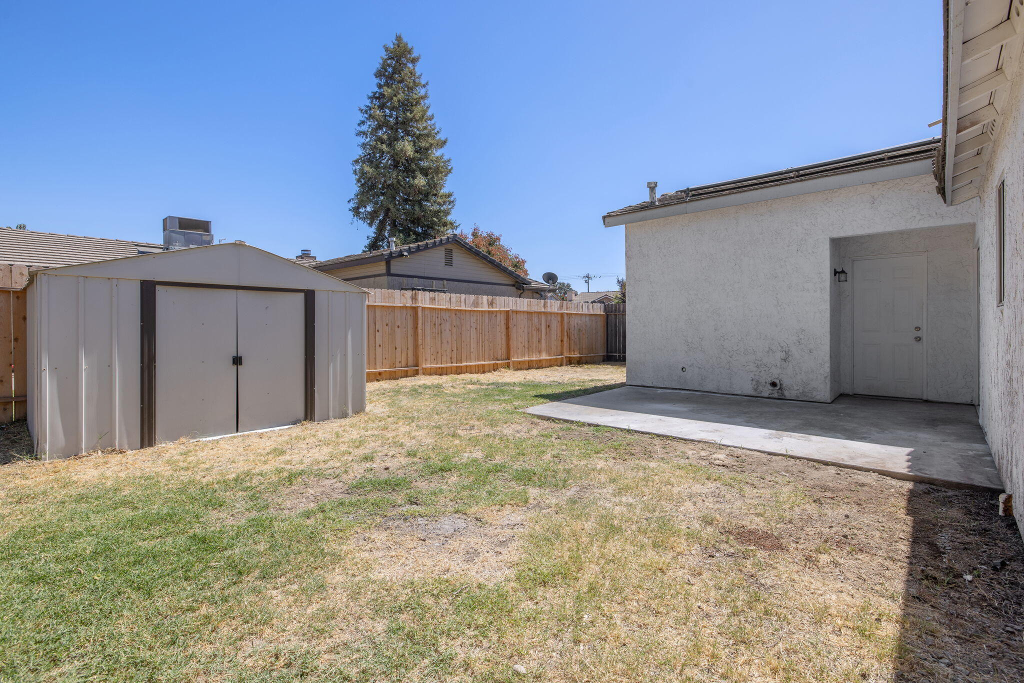 2242 W Delta Ave, Visalia, CA 93291