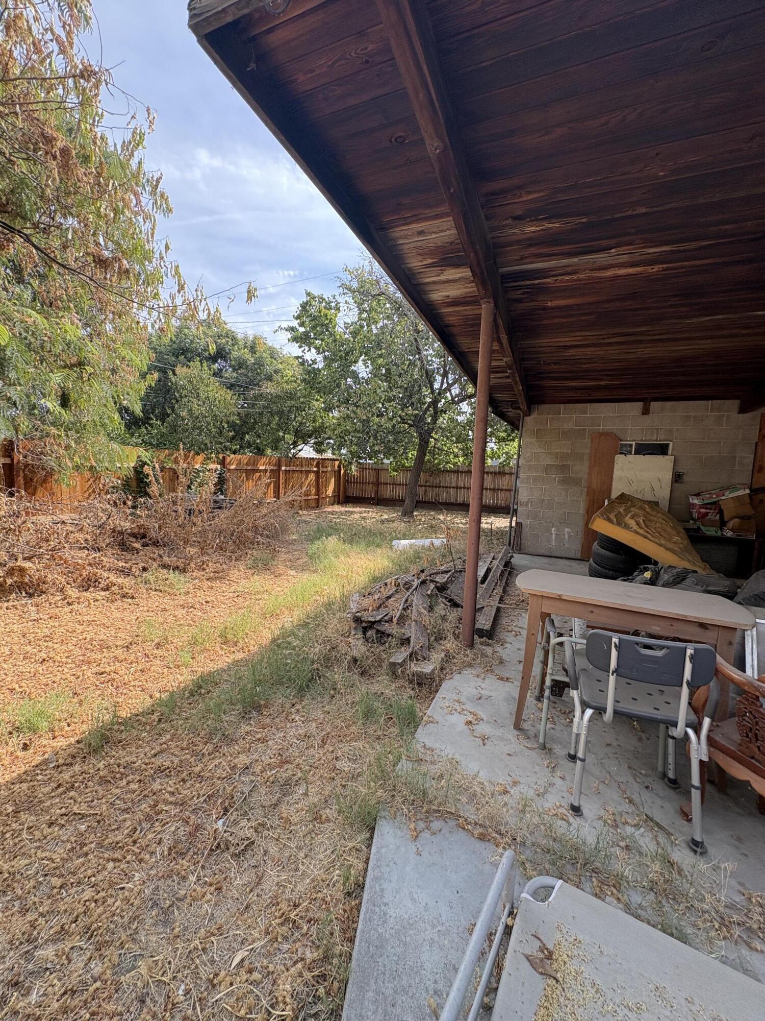 908 S Court St, Visalia, CA 93277