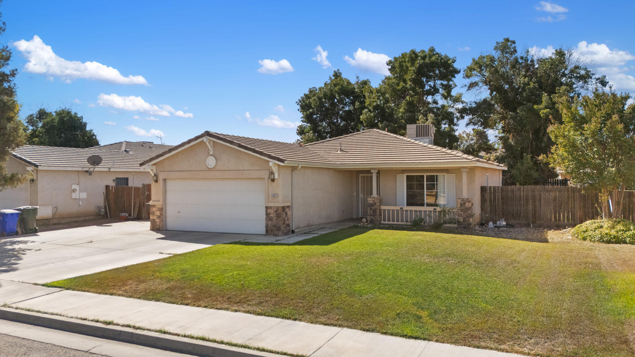 1865 La Vida Ave, Porterville, CA 93257