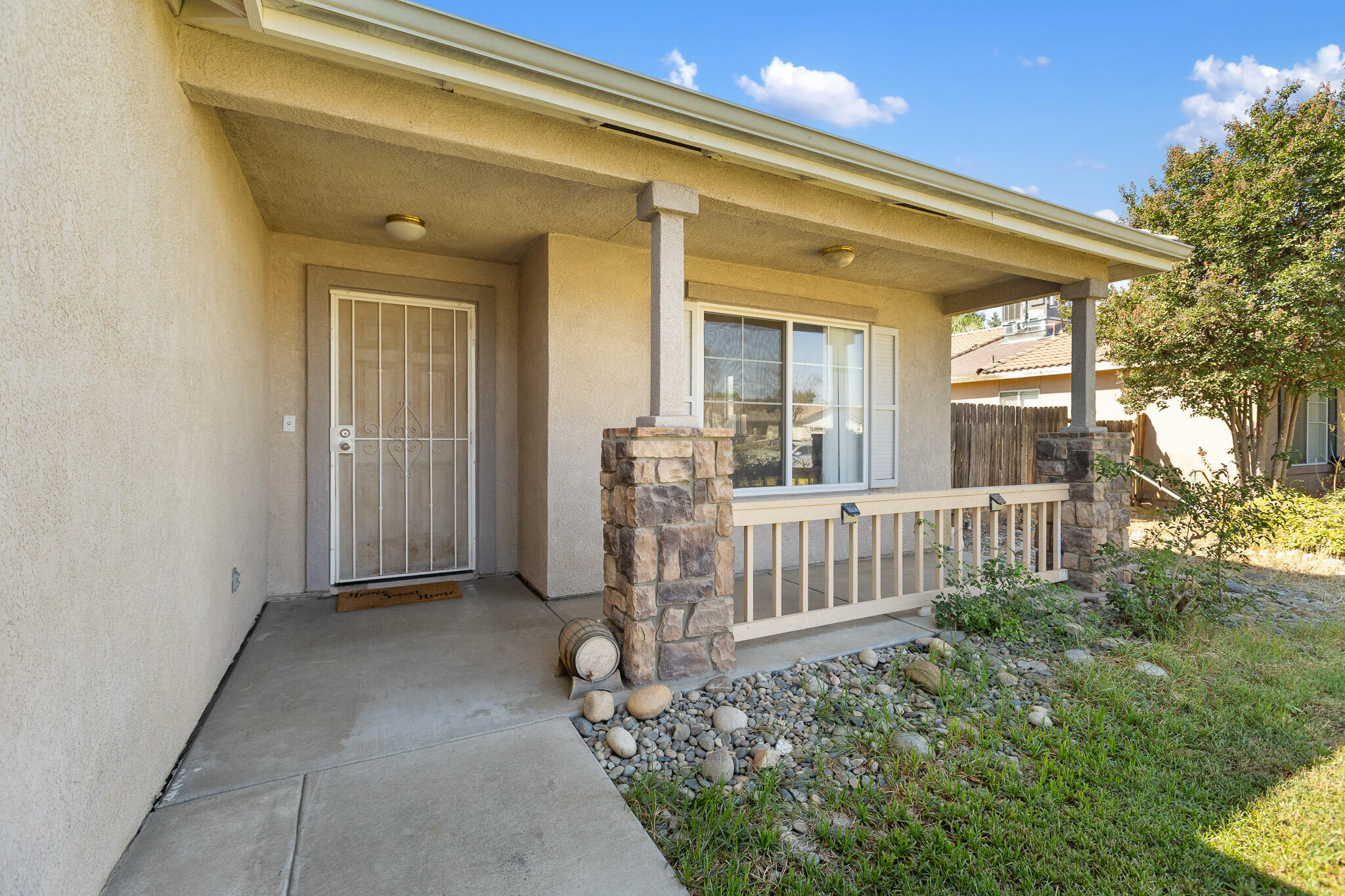 1865 La Vida Ave, Porterville, CA 93257