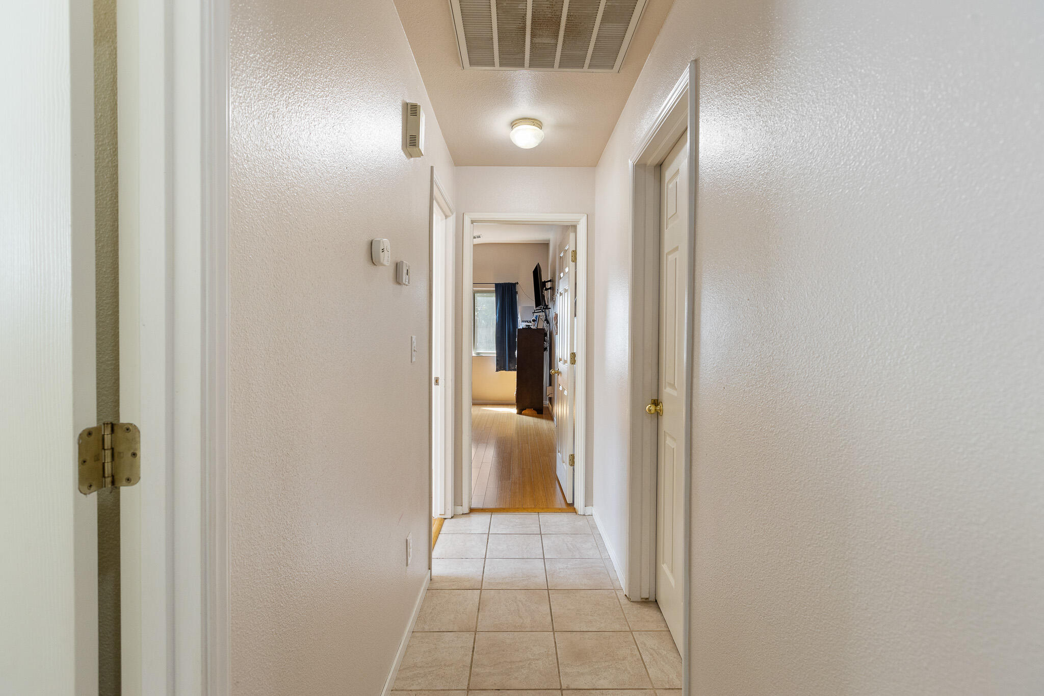 1865 La Vida Ave, Porterville, CA 93257