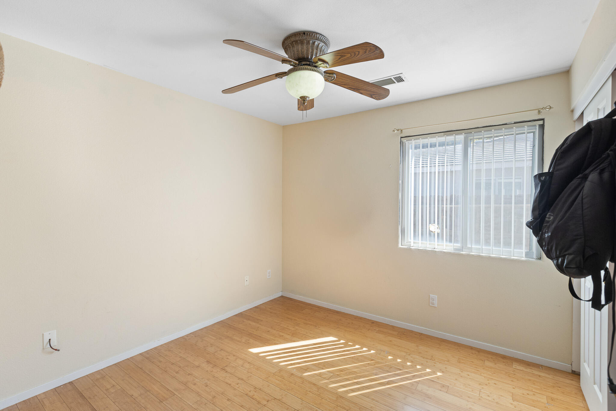 1865 La Vida Ave, Porterville, CA 93257