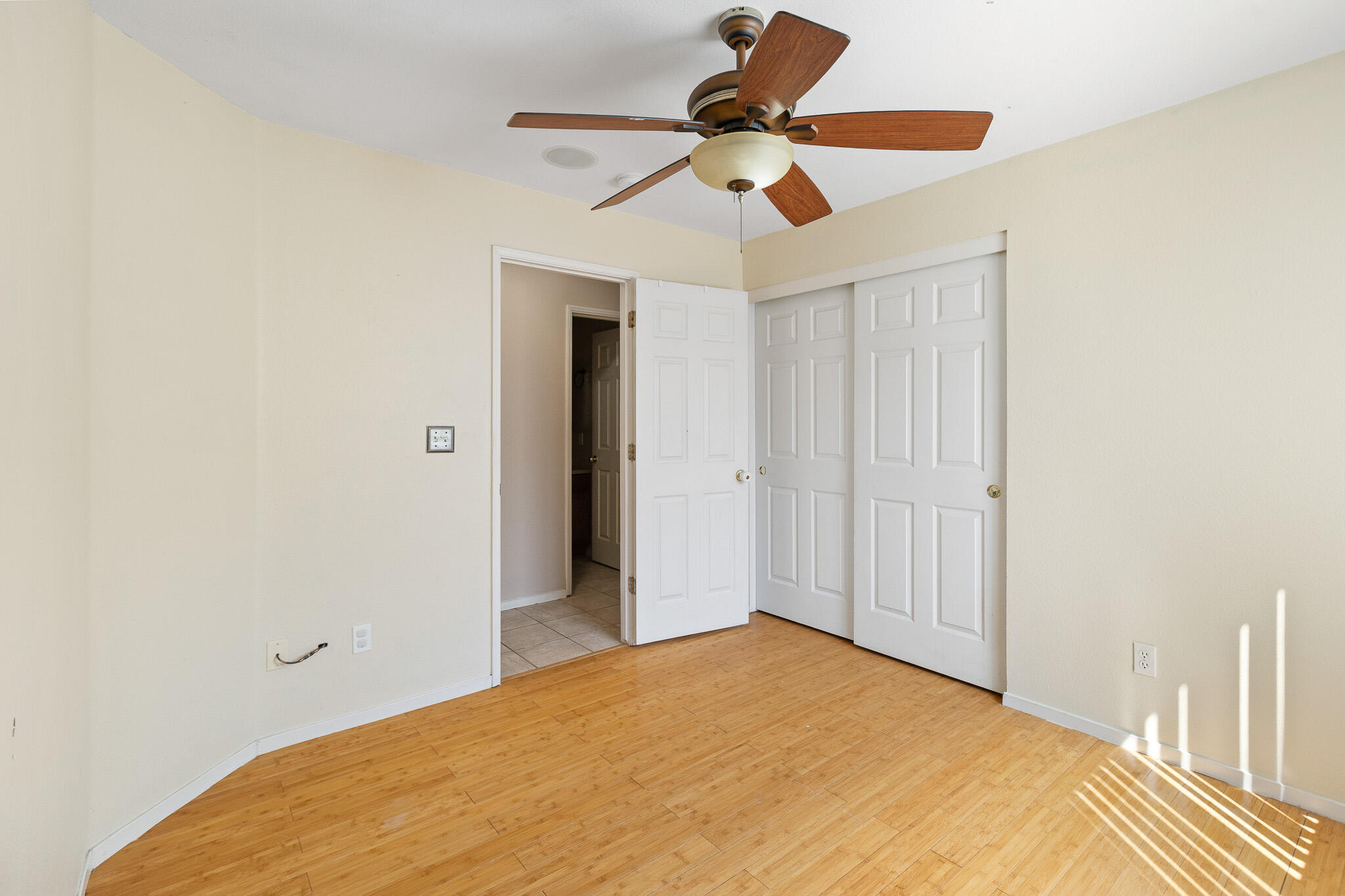 1865 La Vida Ave, Porterville, CA 93257