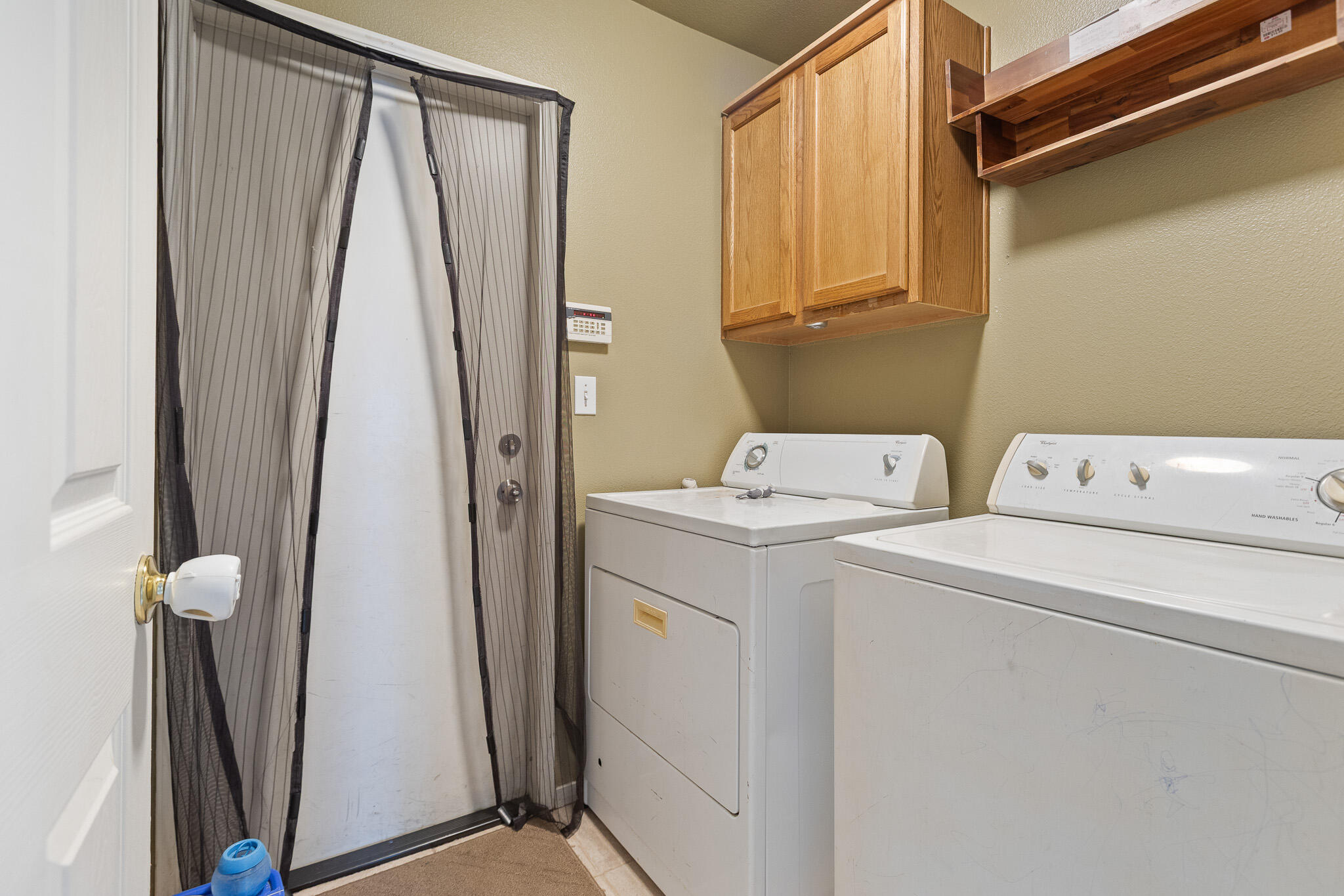 1865 La Vida Ave, Porterville, CA 93257