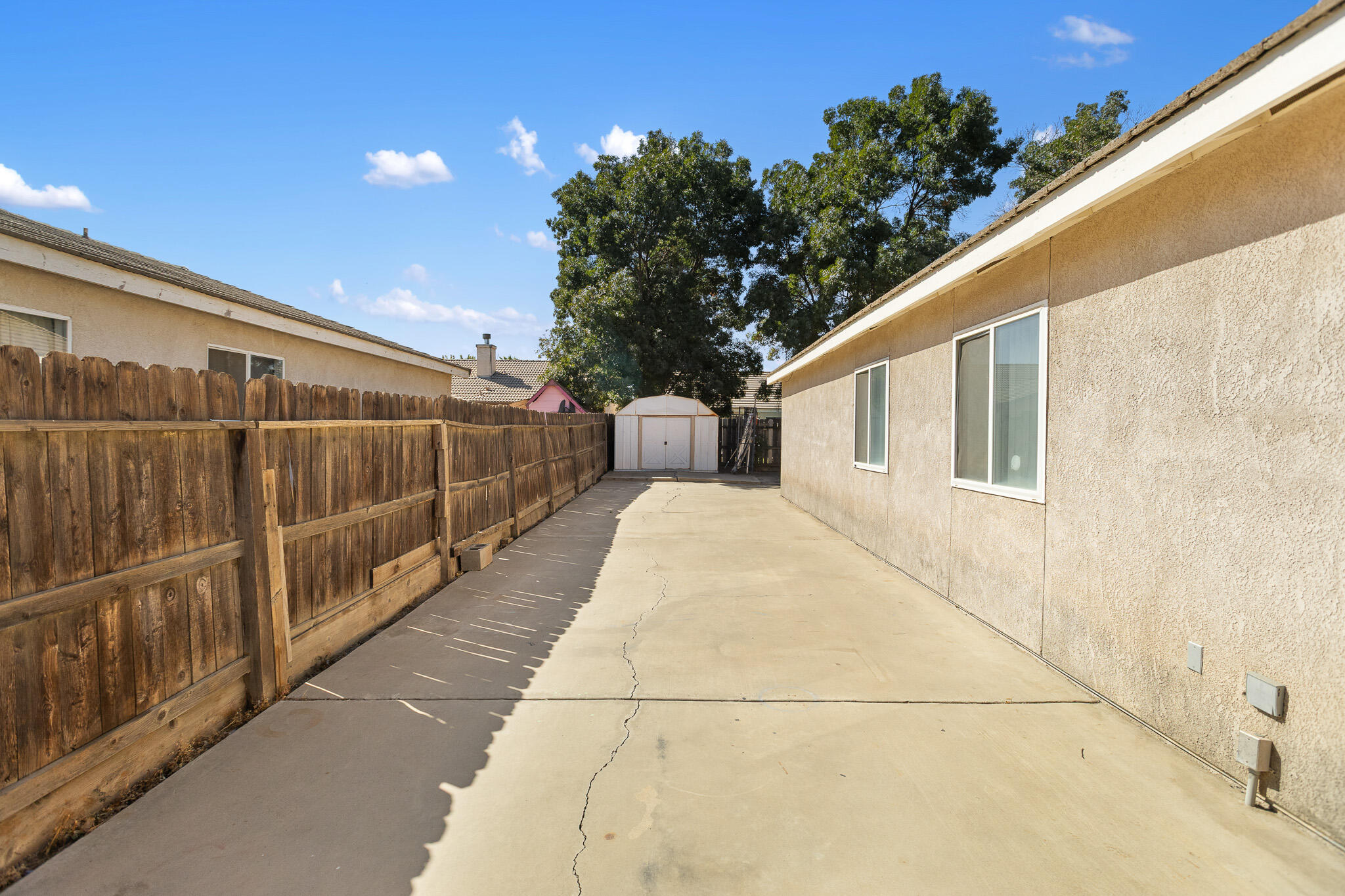 1865 La Vida Ave, Porterville, CA 93257