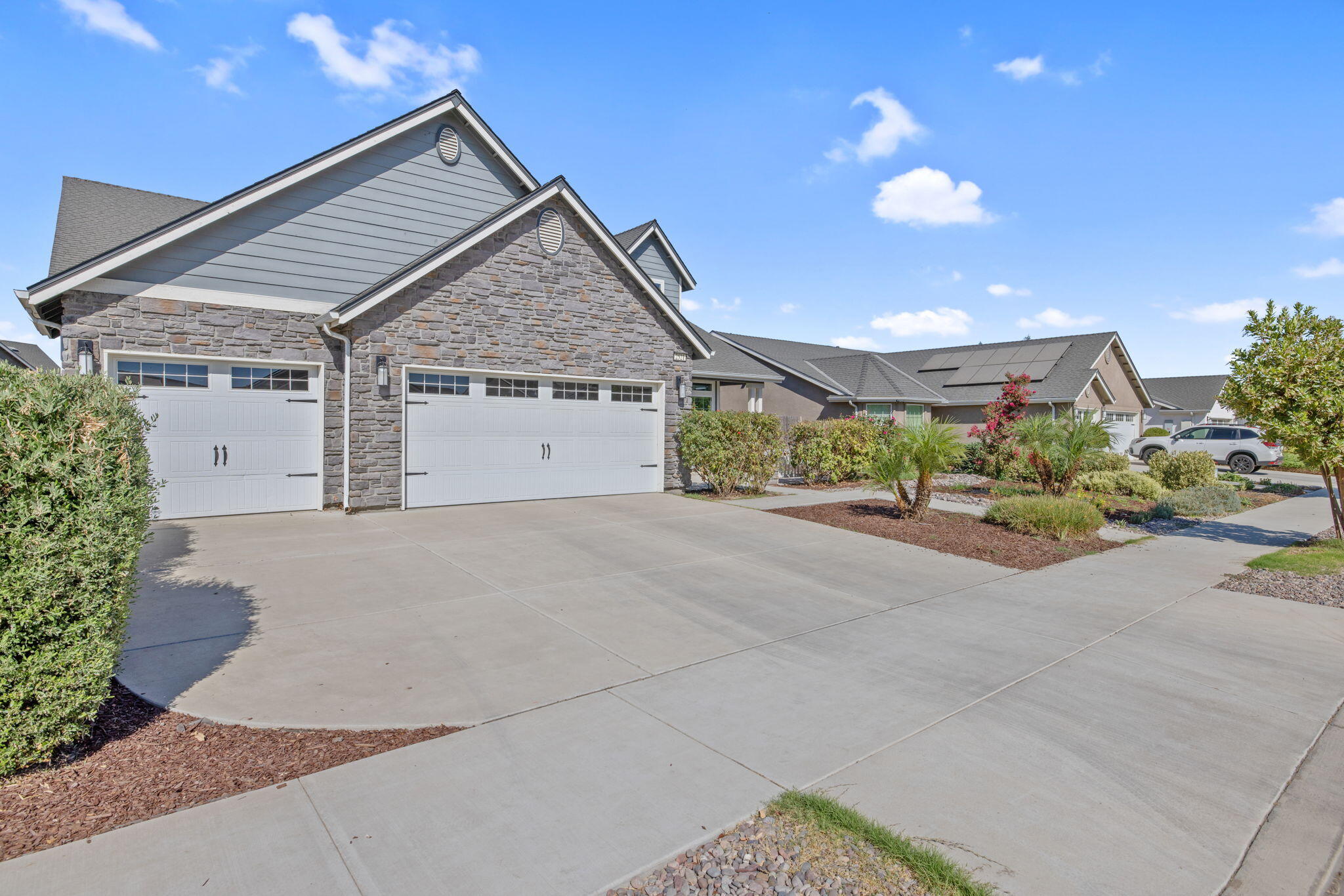 2521 N Fontana St, Visalia, CA 93291