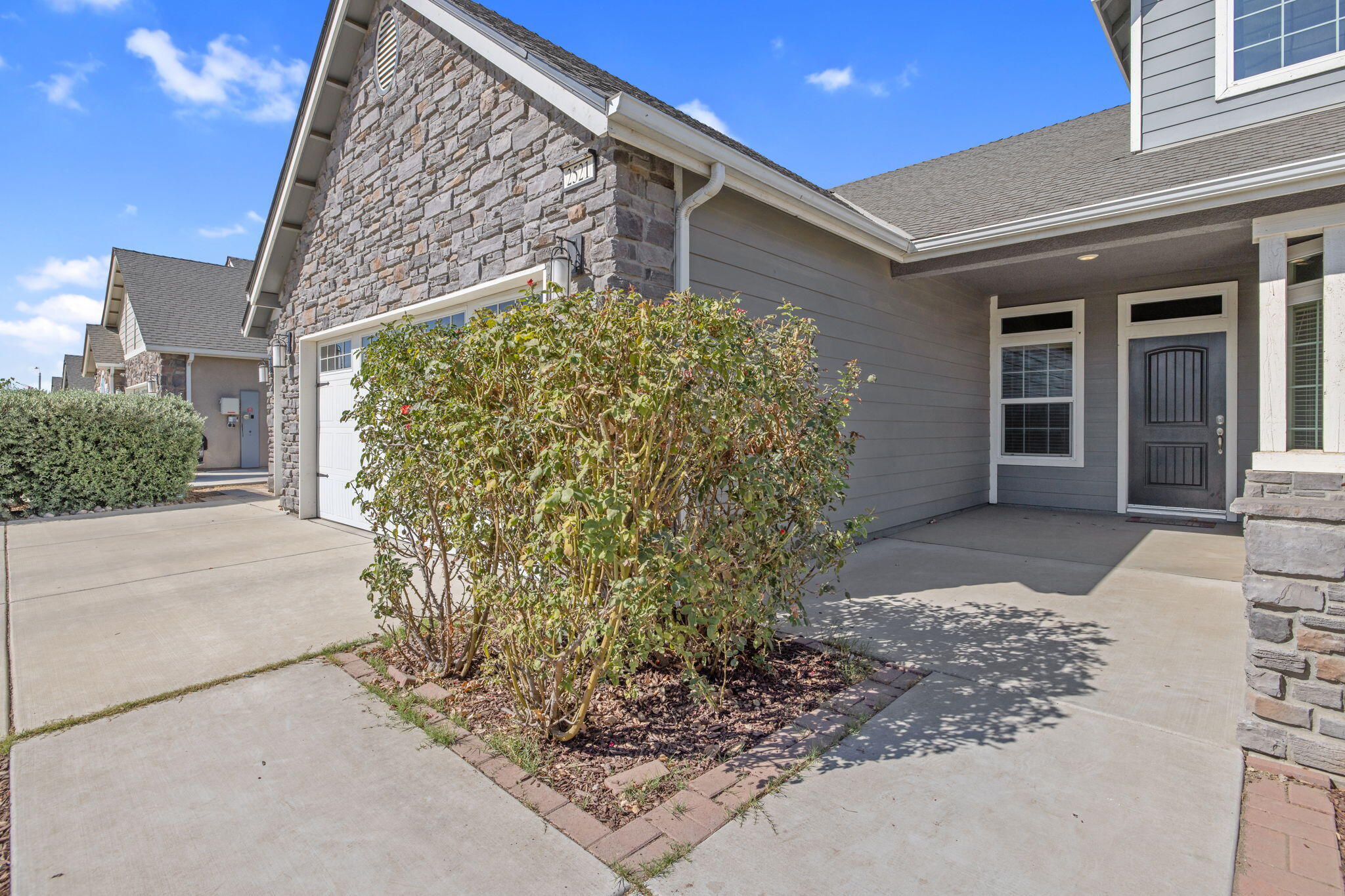 2521 N Fontana St, Visalia, CA 93291