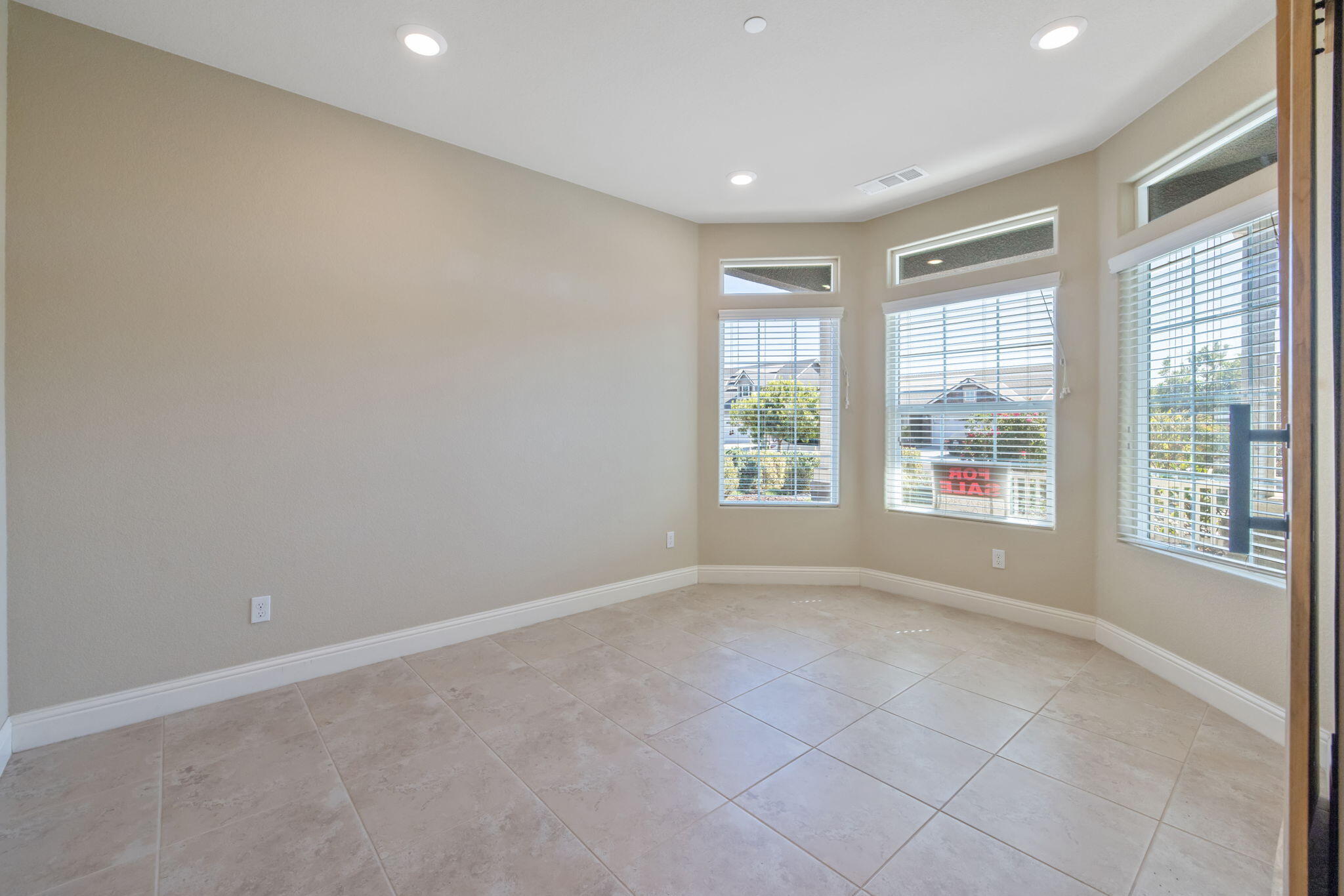 2521 N Fontana St, Visalia, CA 93291