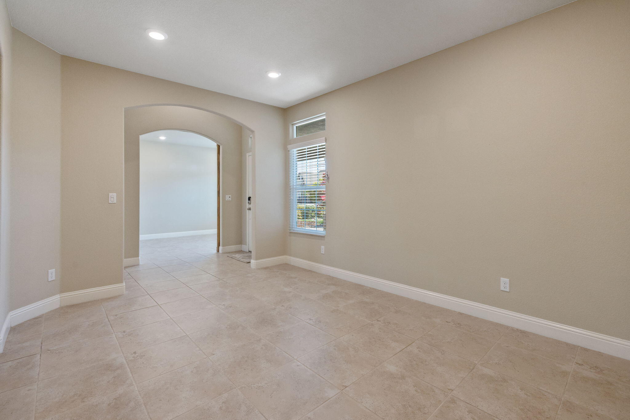 2521 N Fontana St, Visalia, CA 93291