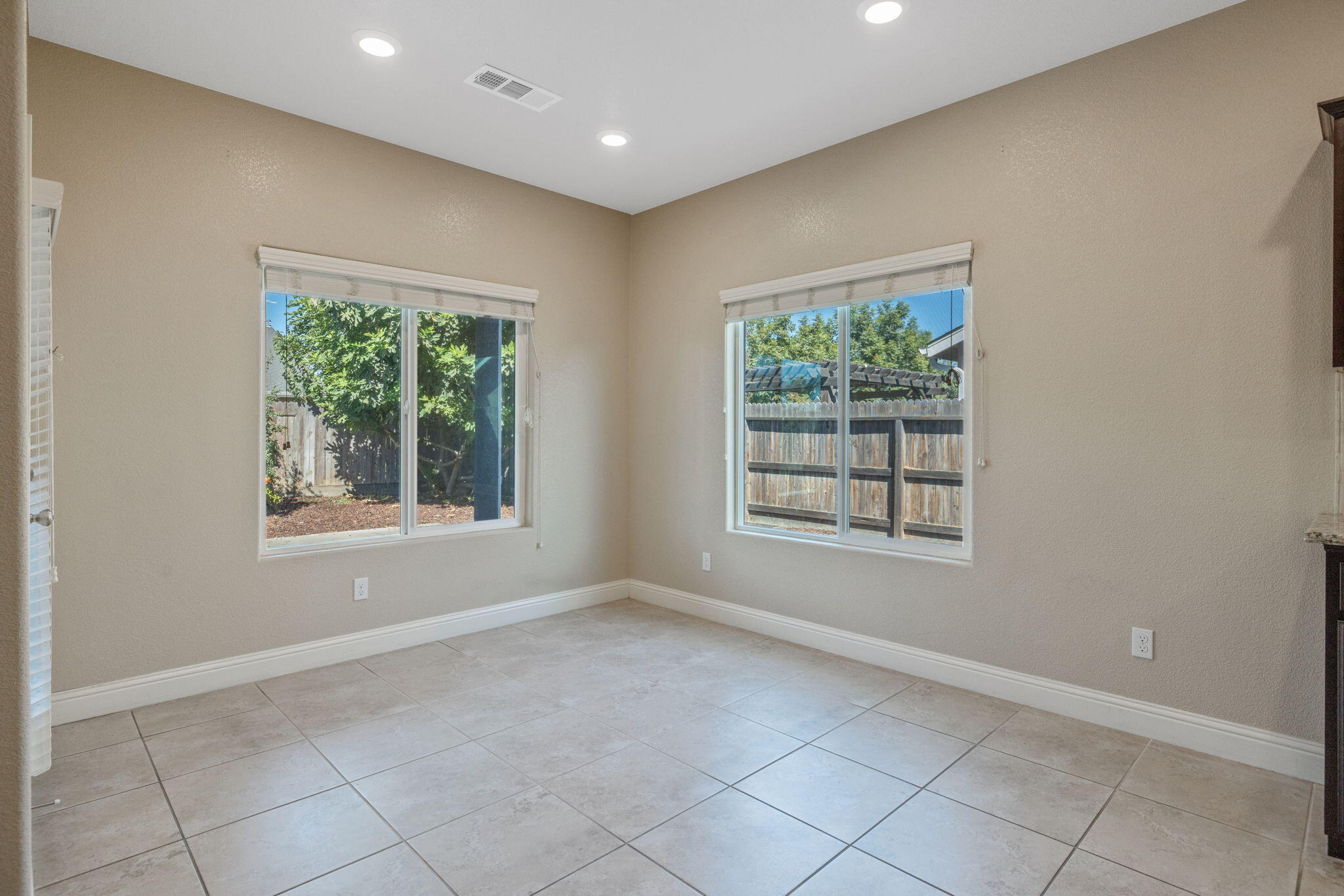 2521 N Fontana St, Visalia, CA 93291