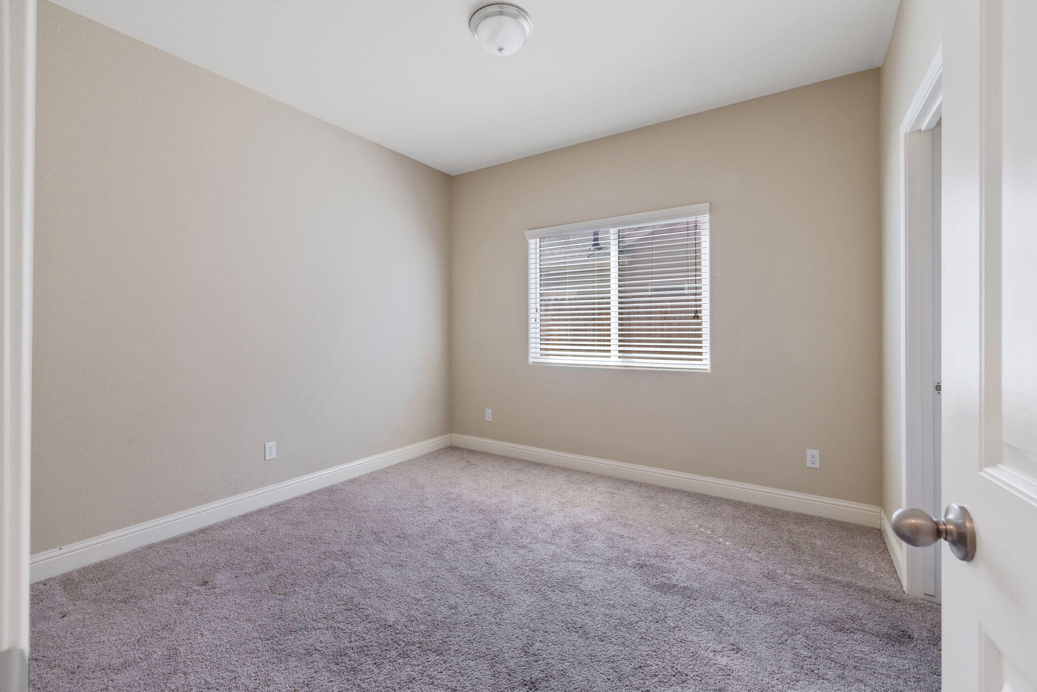 2521 N Fontana St, Visalia, CA 93291