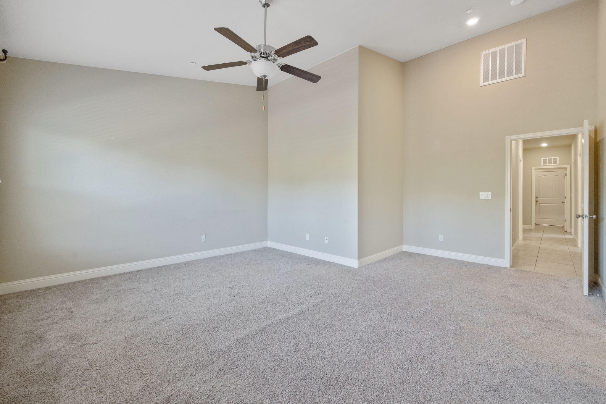 2521 N Fontana St, Visalia, CA 93291