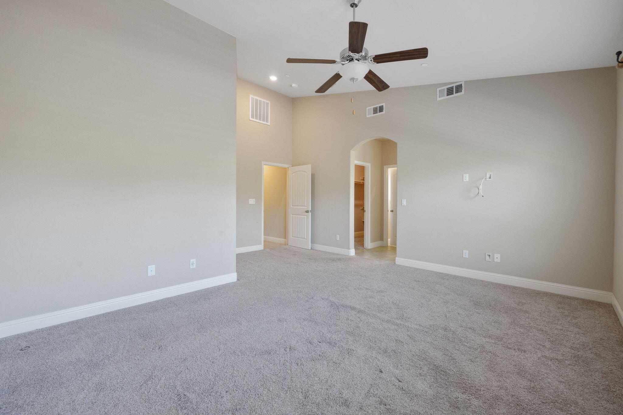 2521 N Fontana St, Visalia, CA 93291