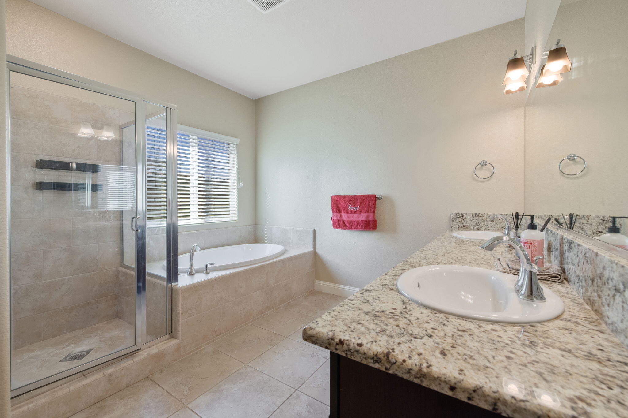 2521 N Fontana St, Visalia, CA 93291