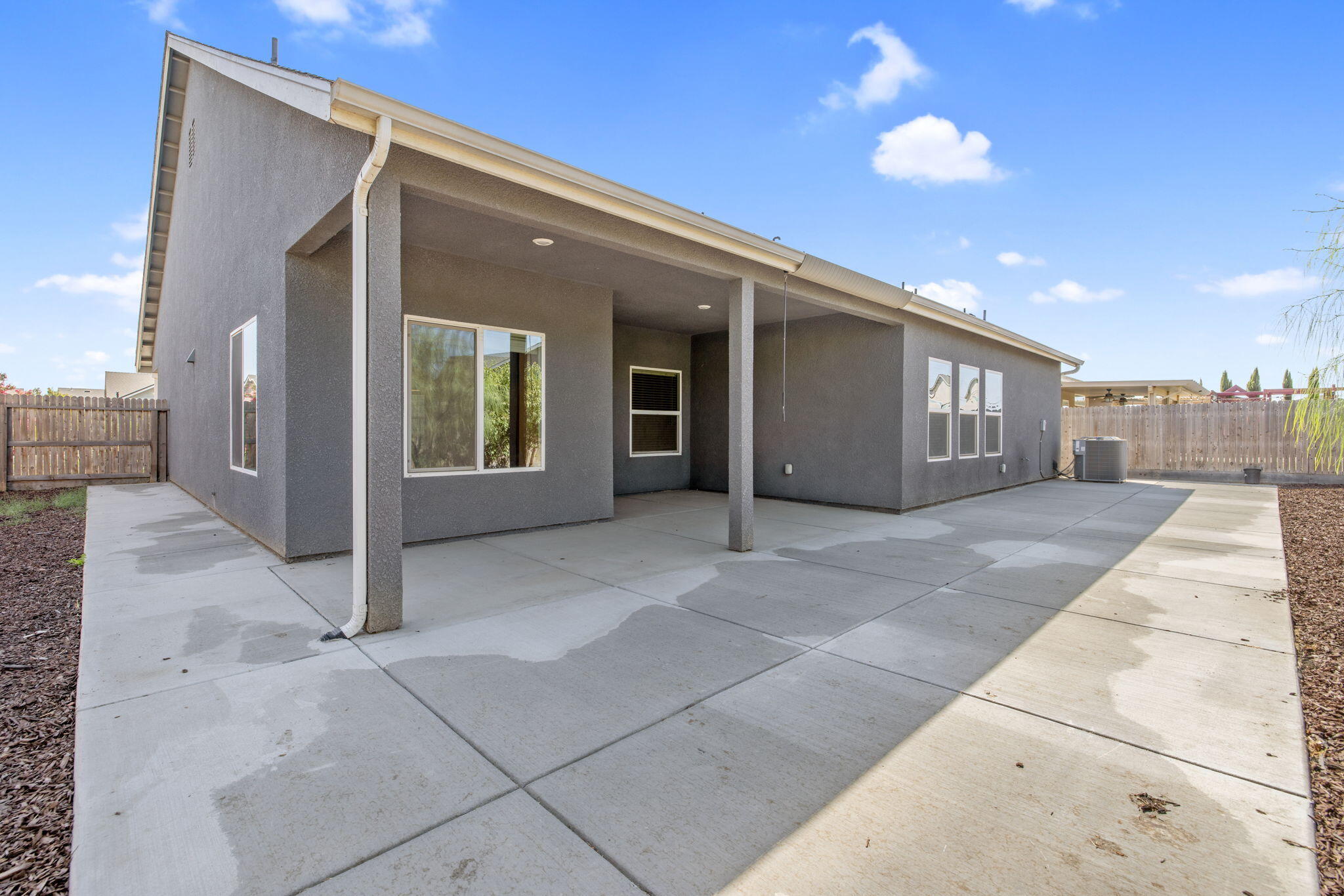 2521 N Fontana St, Visalia, CA 93291