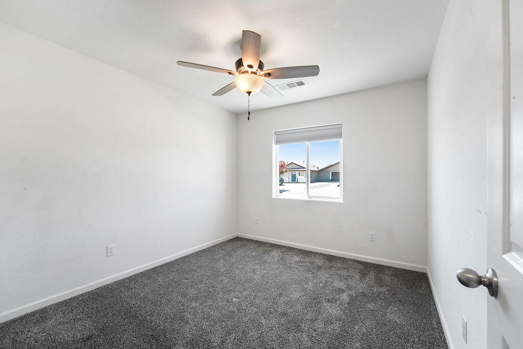 2439 Madeline Dr, Hanford, CA 93230