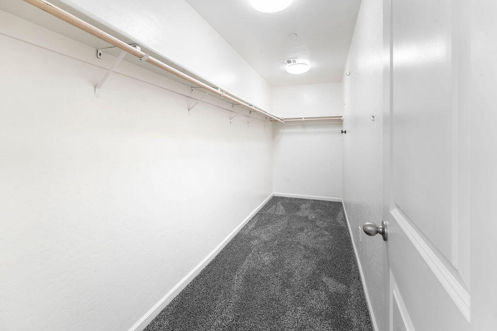 2439 Madeline Dr, Hanford, CA 93230