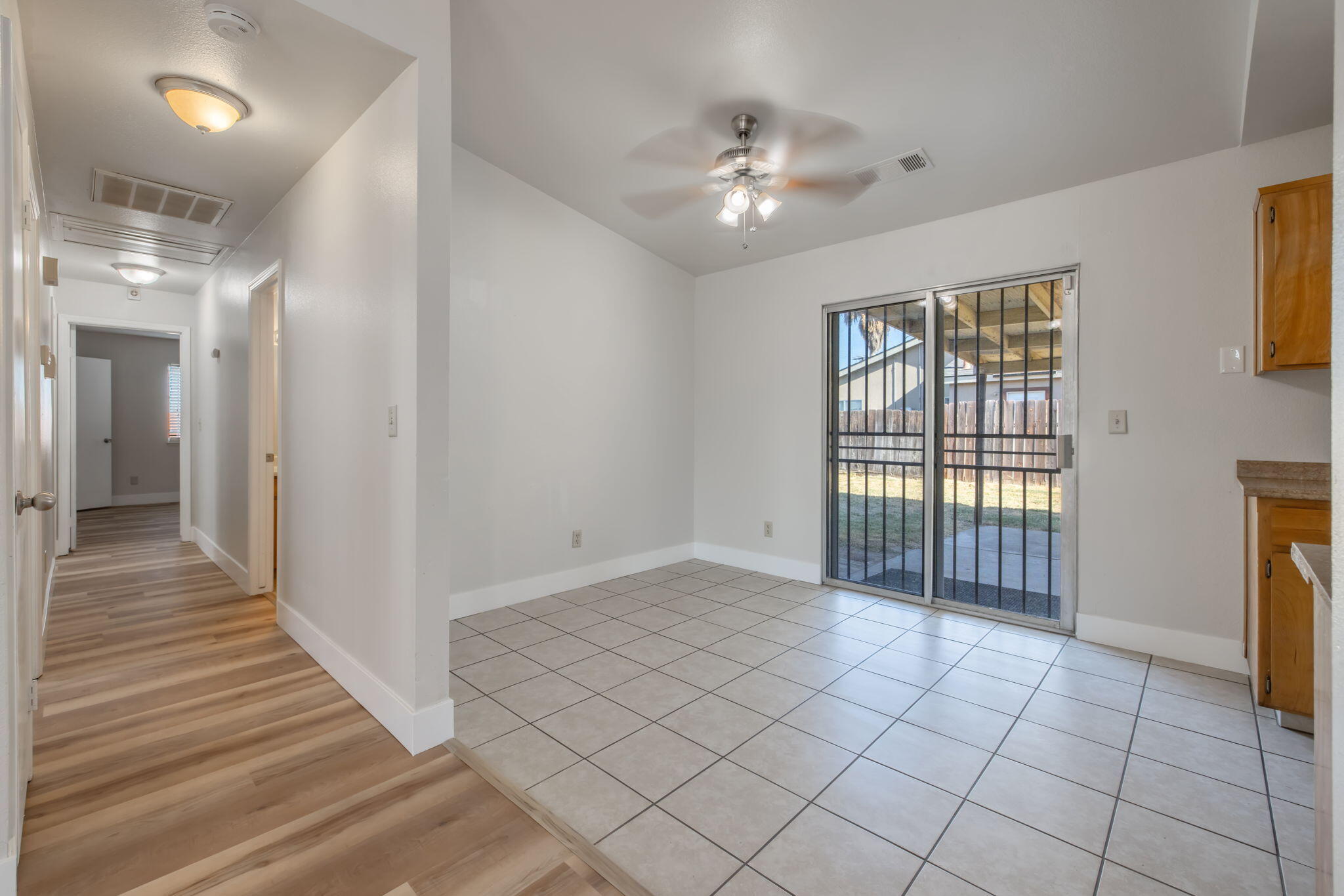 1296 W San Mateo Ave, Tulare, CA 93274