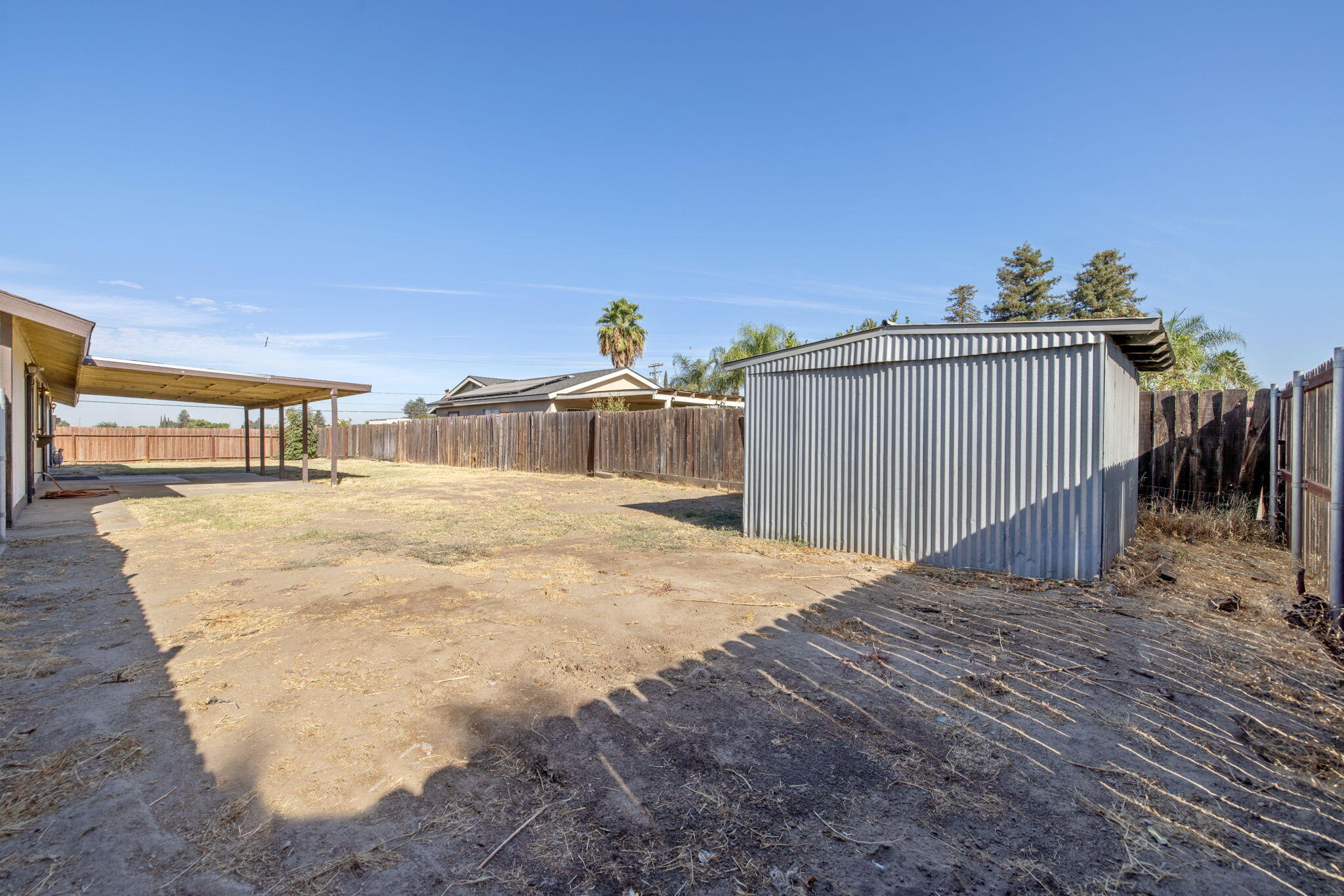 1296 W San Mateo Ave, Tulare, CA 93274