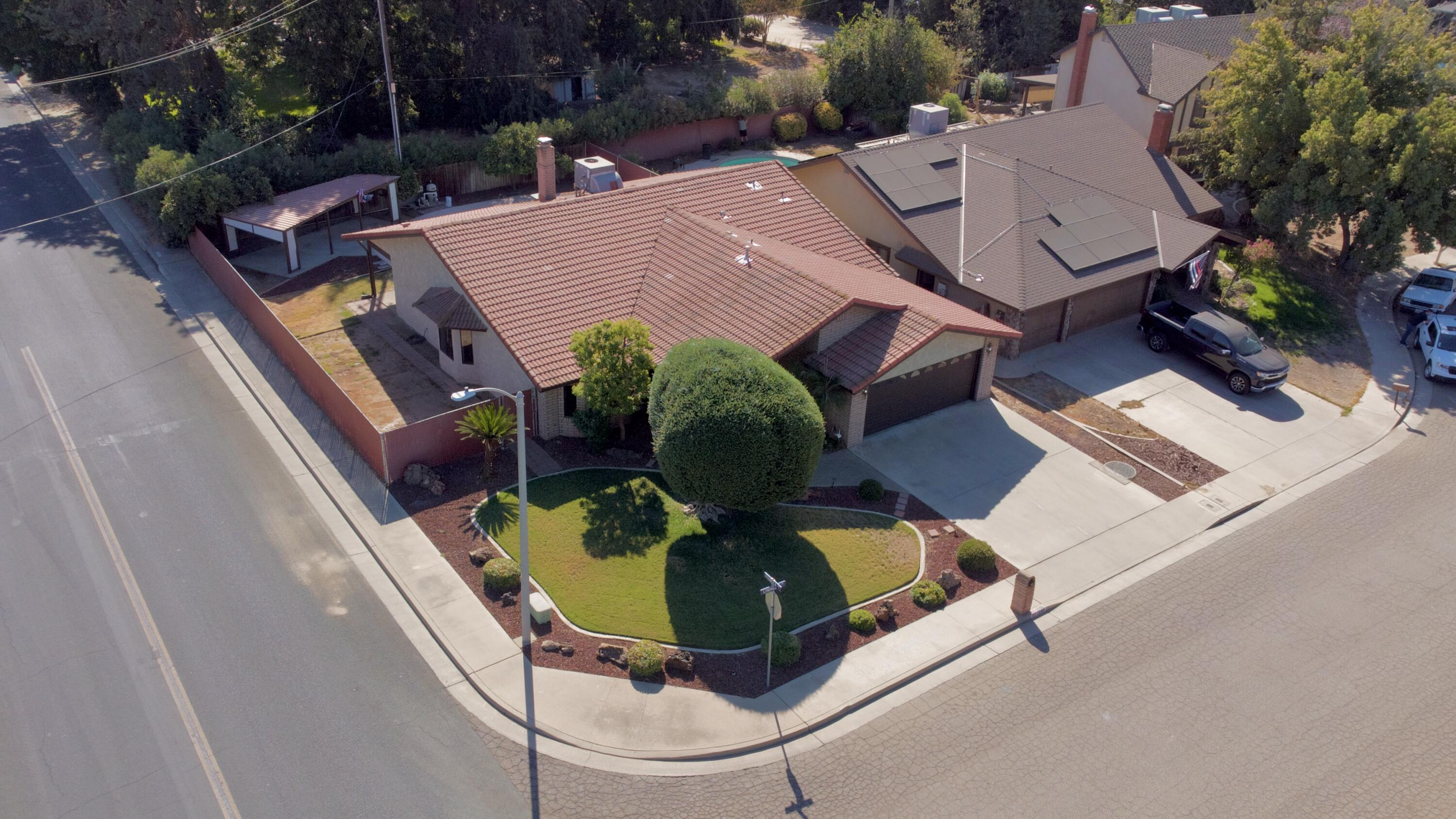 1380 Lindale Pl, Porterville, CA 93257