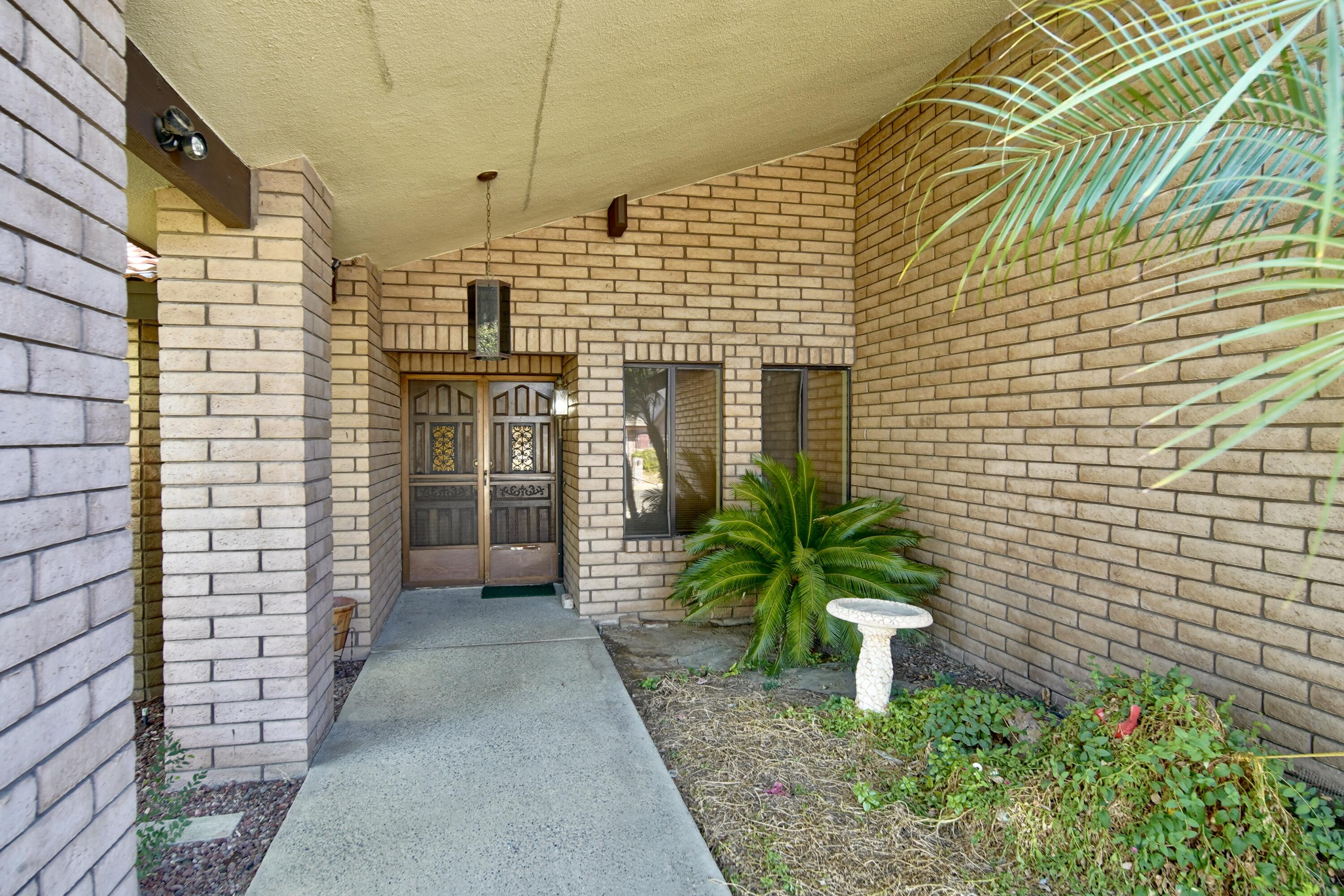 1380 Lindale Pl, Porterville, CA 93257