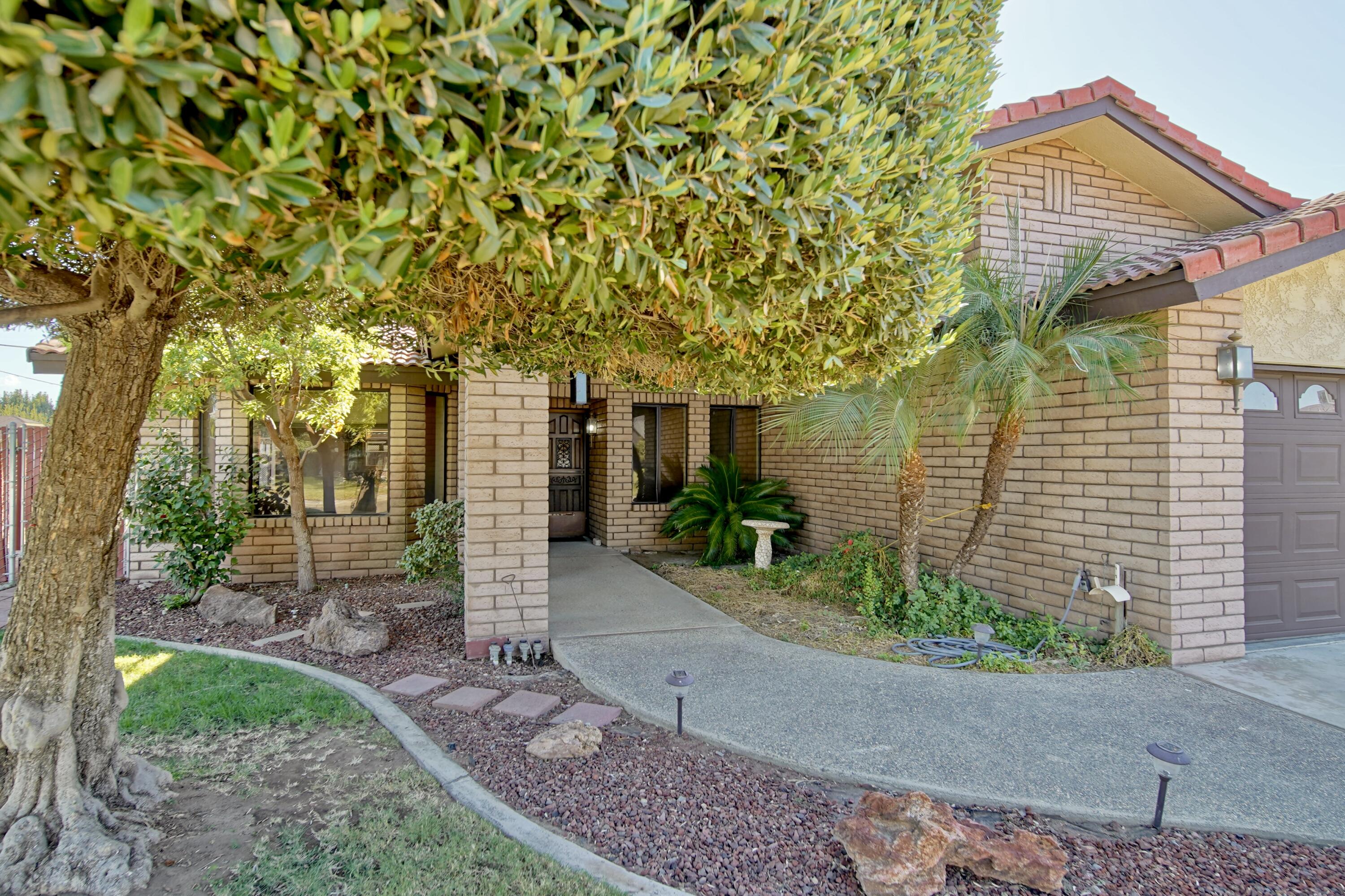 1380 Lindale Pl, Porterville, CA 93257