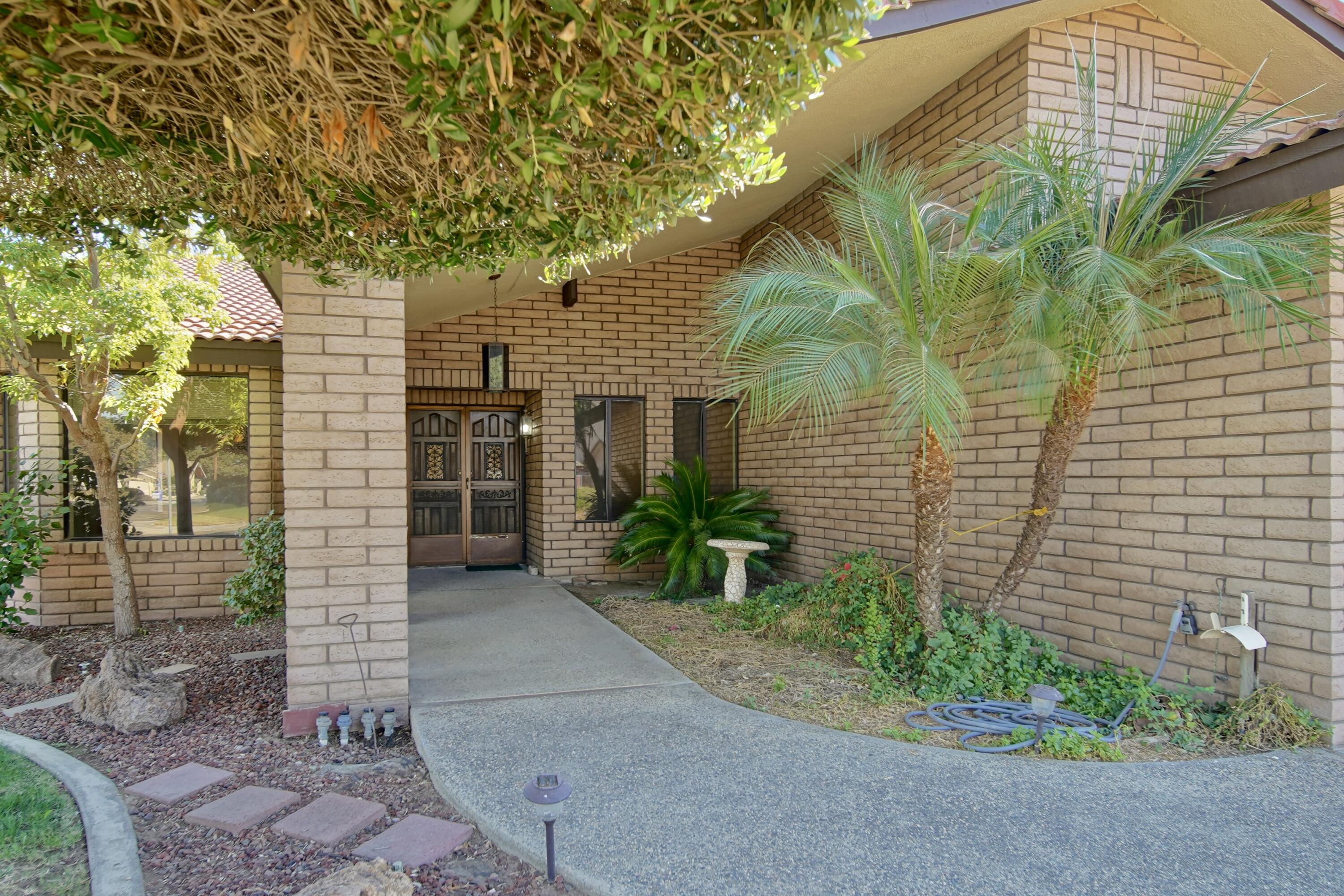 1380 Lindale Pl, Porterville, CA 93257