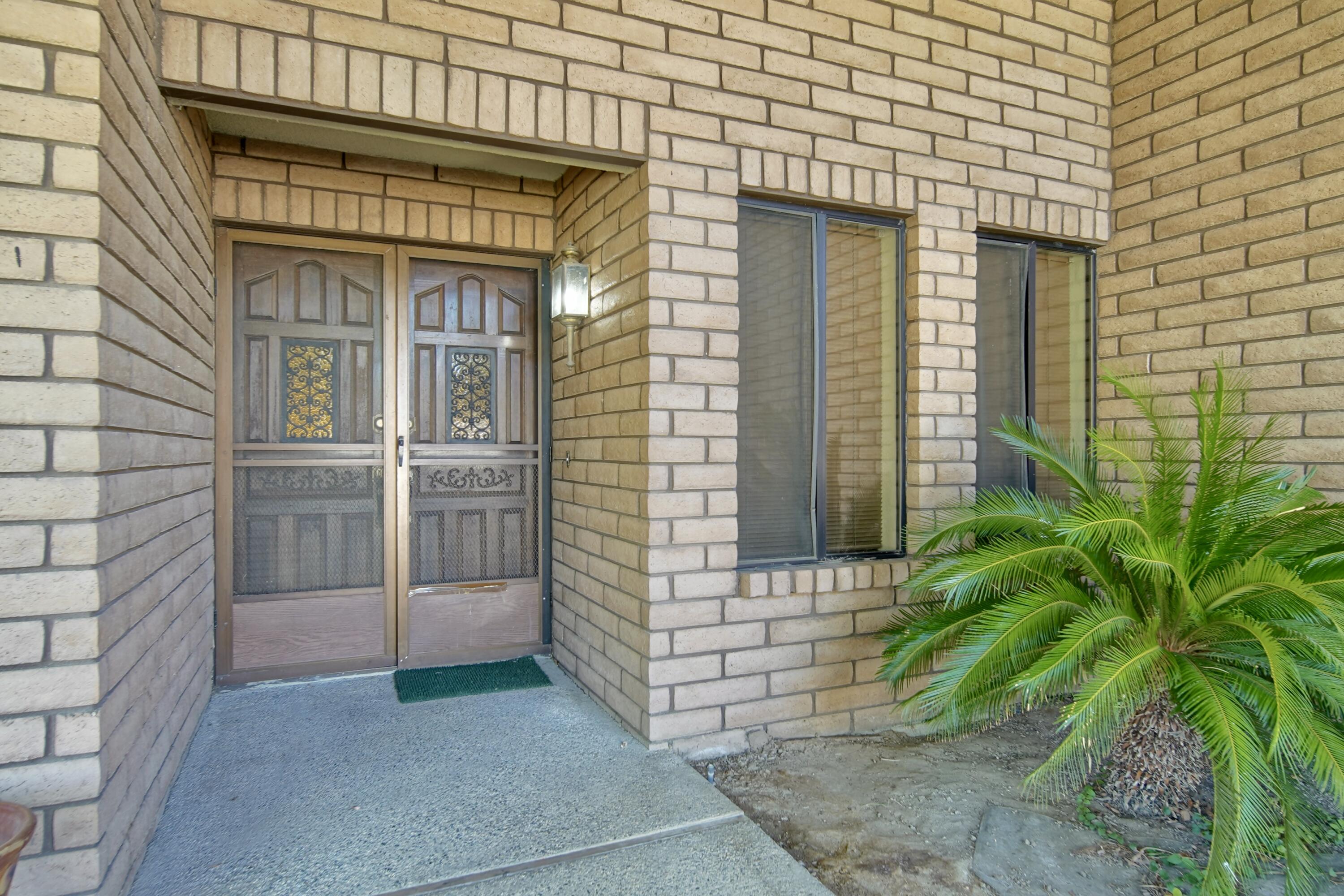 1380 Lindale Pl, Porterville, CA 93257