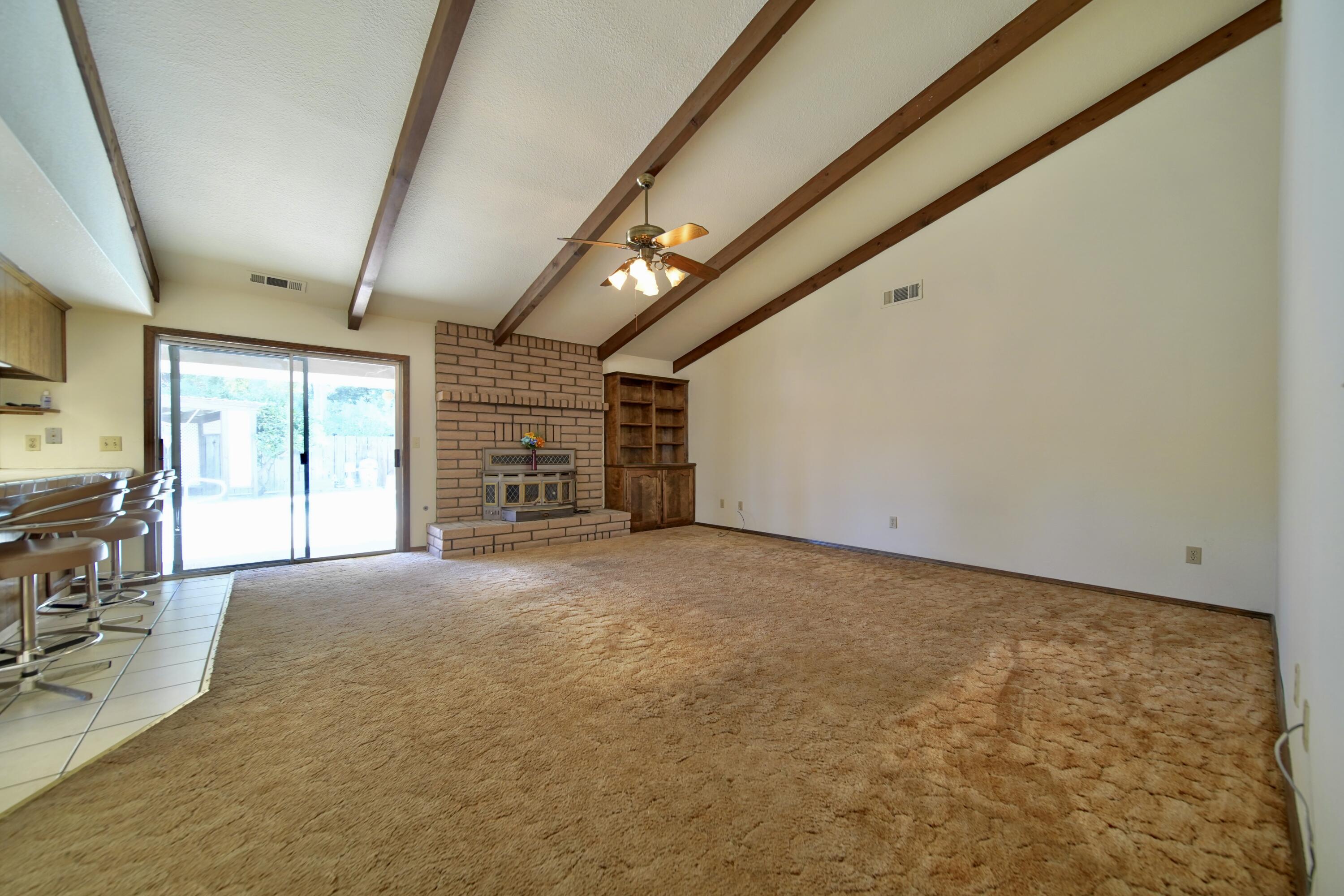1380 Lindale Pl, Porterville, CA 93257