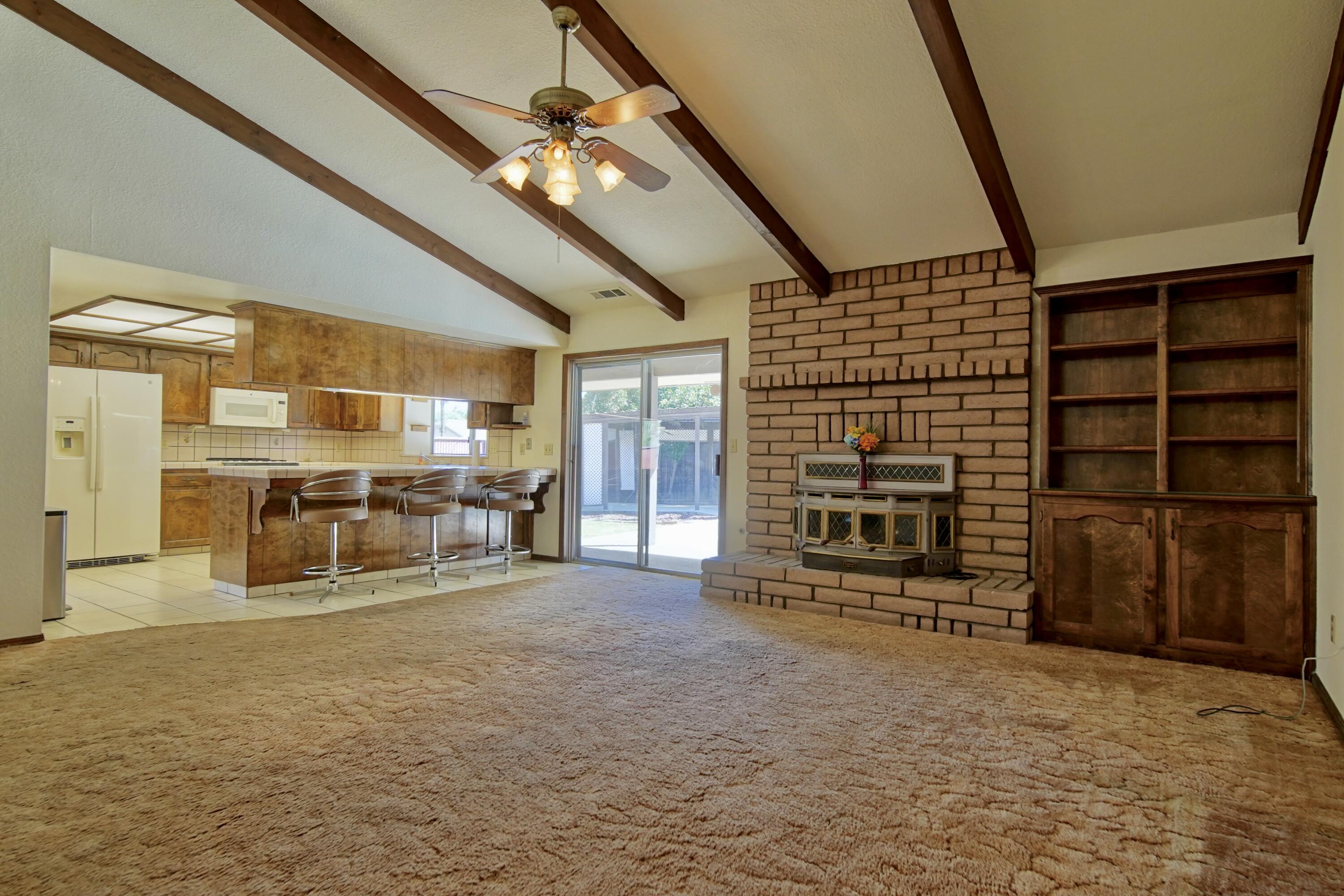 1380 Lindale Pl, Porterville, CA 93257