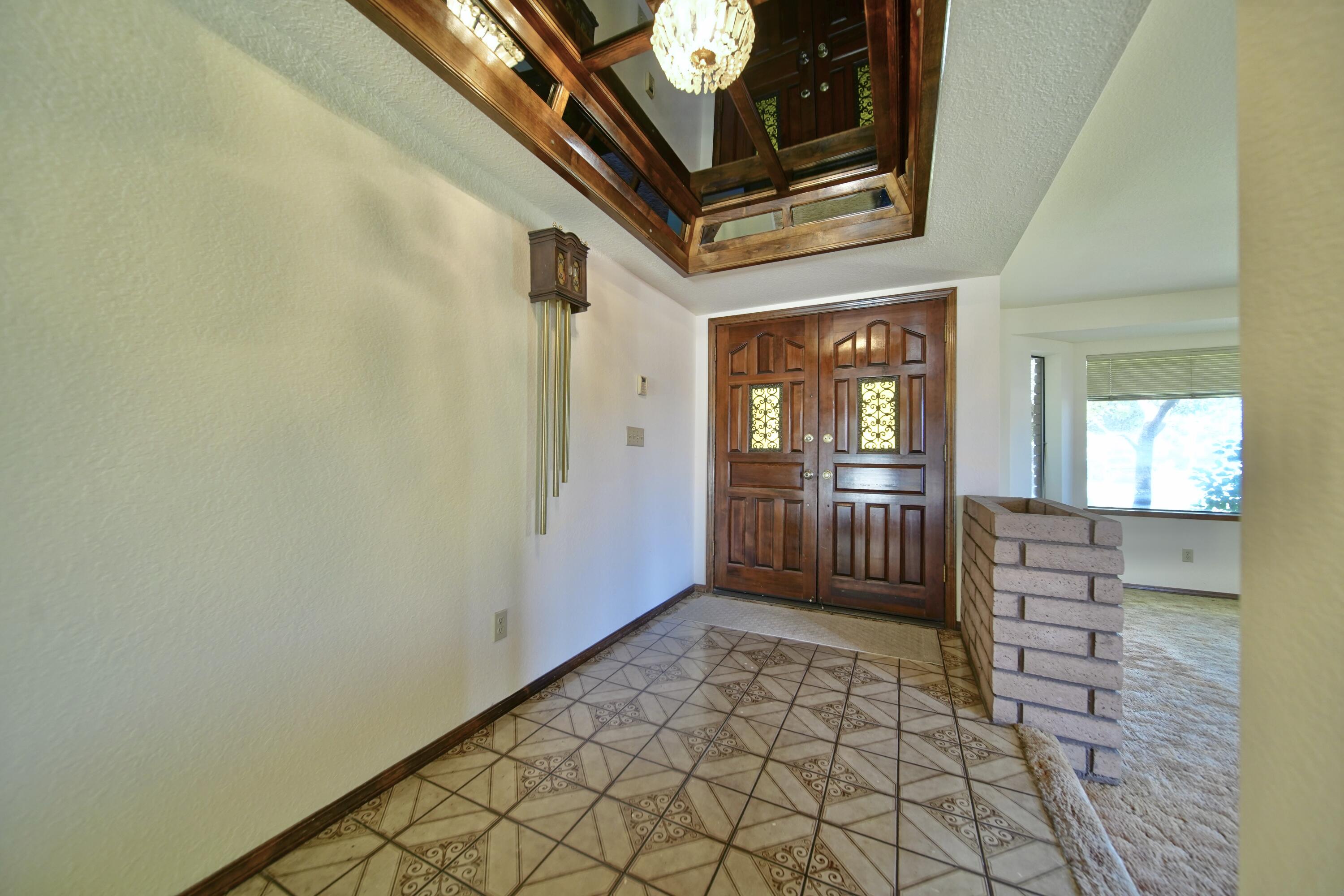 1380 Lindale Pl, Porterville, CA 93257