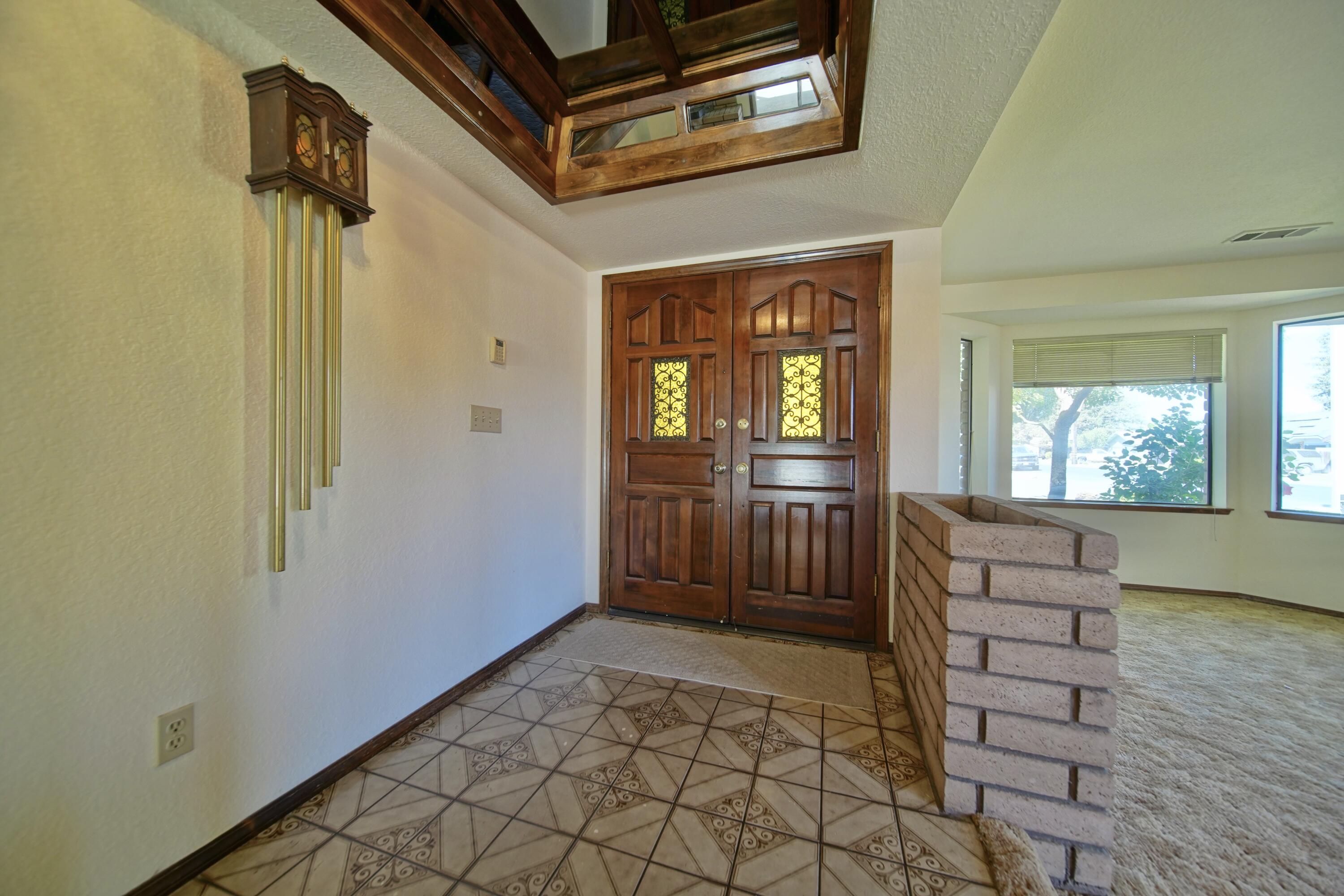 1380 Lindale Pl, Porterville, CA 93257