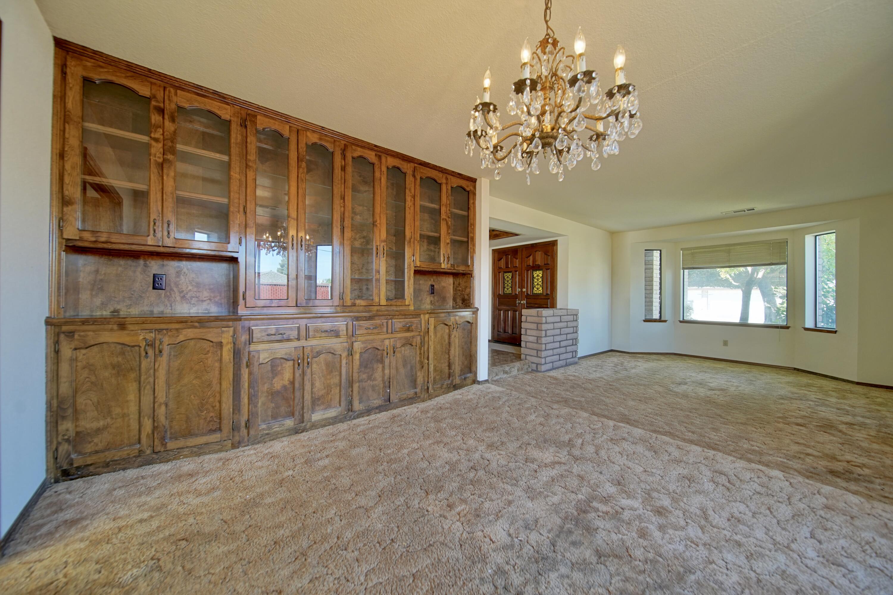 1380 Lindale Pl, Porterville, CA 93257
